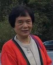 Ho Sui-hing, aged 71, is about 1.58 metres tall, 45 kilograms in weight and of medium build. She has a round face with yellow complexion and short straight white hair. She was last seen wearing an amber and black striped long-sleeved T-shirt, light blue trousers, dark-coloured shoes, carrying a pink crossbody bag and a purple handbag. 