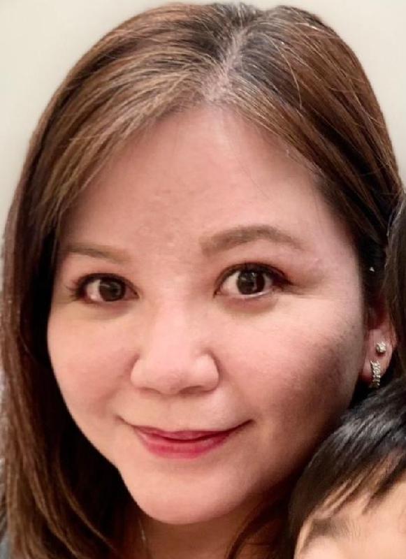 Fung Wan-sze aged 42, is about 1.55 metres tall, 50 kilograms in weight and of thin build. She has a round face with yellow complexion and long black curly hair. She was last seen wearing a pink sweater, white short skirt and white sport shoes.
