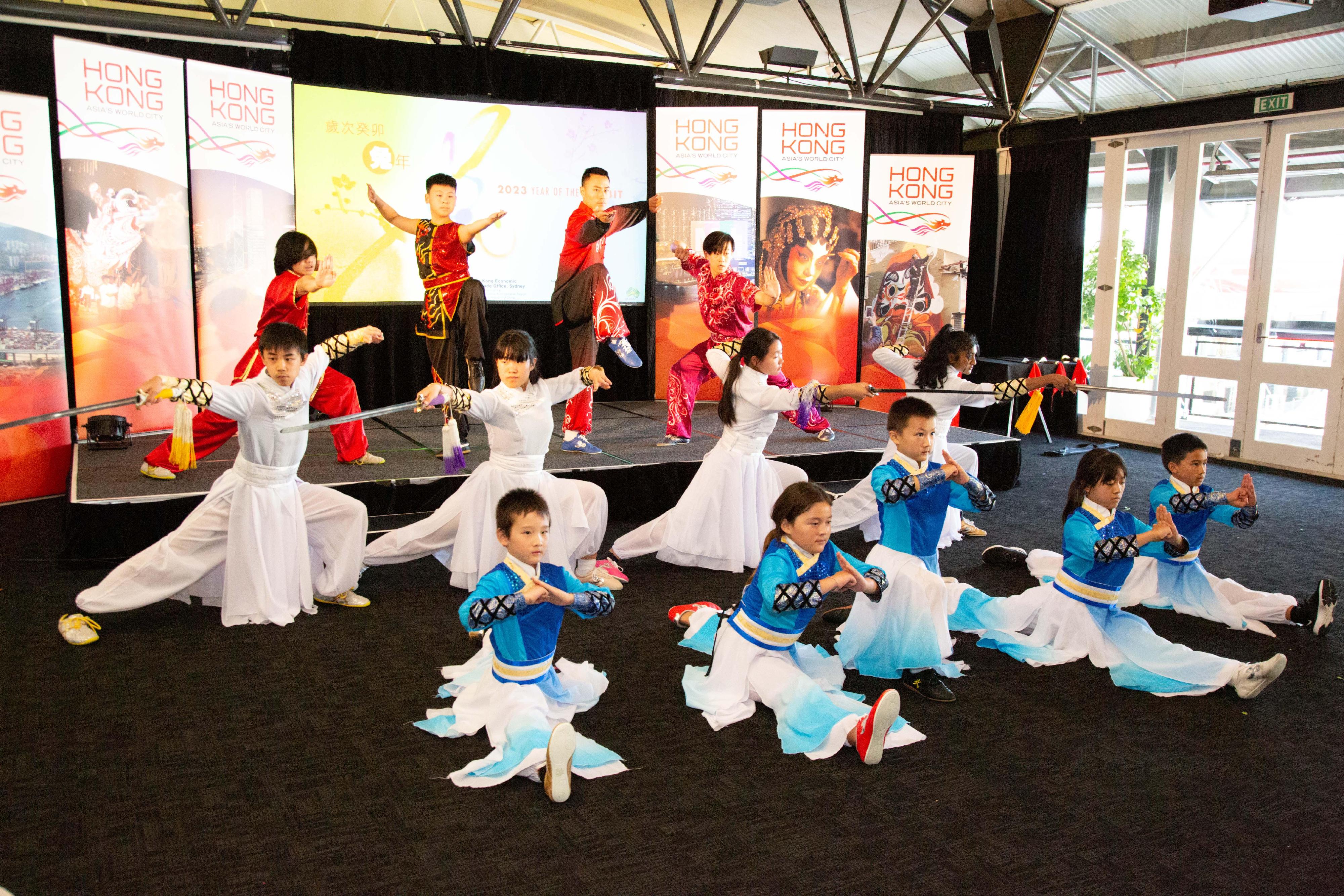 The Hong Kong Economic and Trade Office, Sydney hosted a reception in Auckland, New Zealand, today (March 7) to celebrate the Year of the Rabbit. Photo shows a martial arts performance staged at the reception.