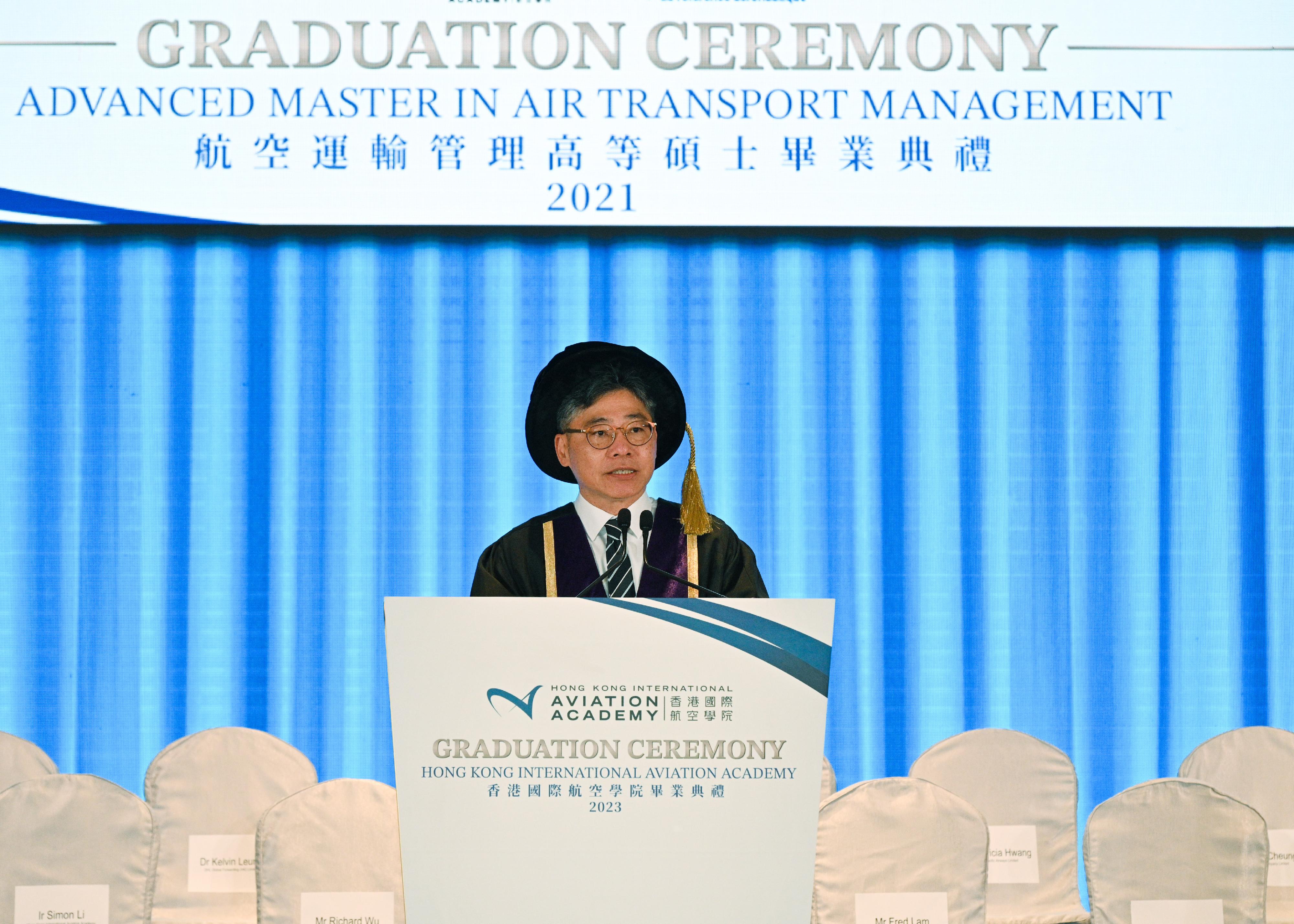 The Secretary for Transport and Logistics, Mr Lam Sai-hung, today (March 10) attended the Hong Kong International Aviation Academy's Graduation Ceremony for the 2021 Cohort of the Advanced Master Programme in Air Transport Management at AsiaWorld-Expo. Photo shows Mr Lam delivering opening remarks.