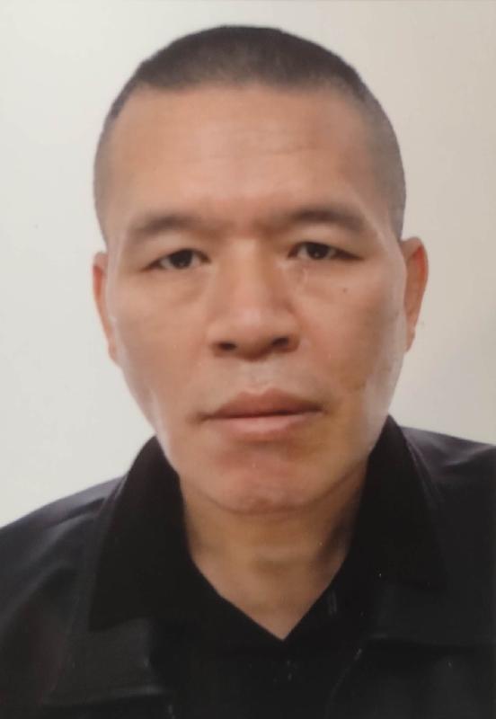 Cheng Kwok-hung, aged 55, is about 1.75 metres tall, 65 kilograms in weight and of medium build. He has a square face with yellow complexion and short straight black hair. He was last seen wearing a grey long-sleeved shirt, green camouflage trousers, black shoes and carrying a red recycle bag.

