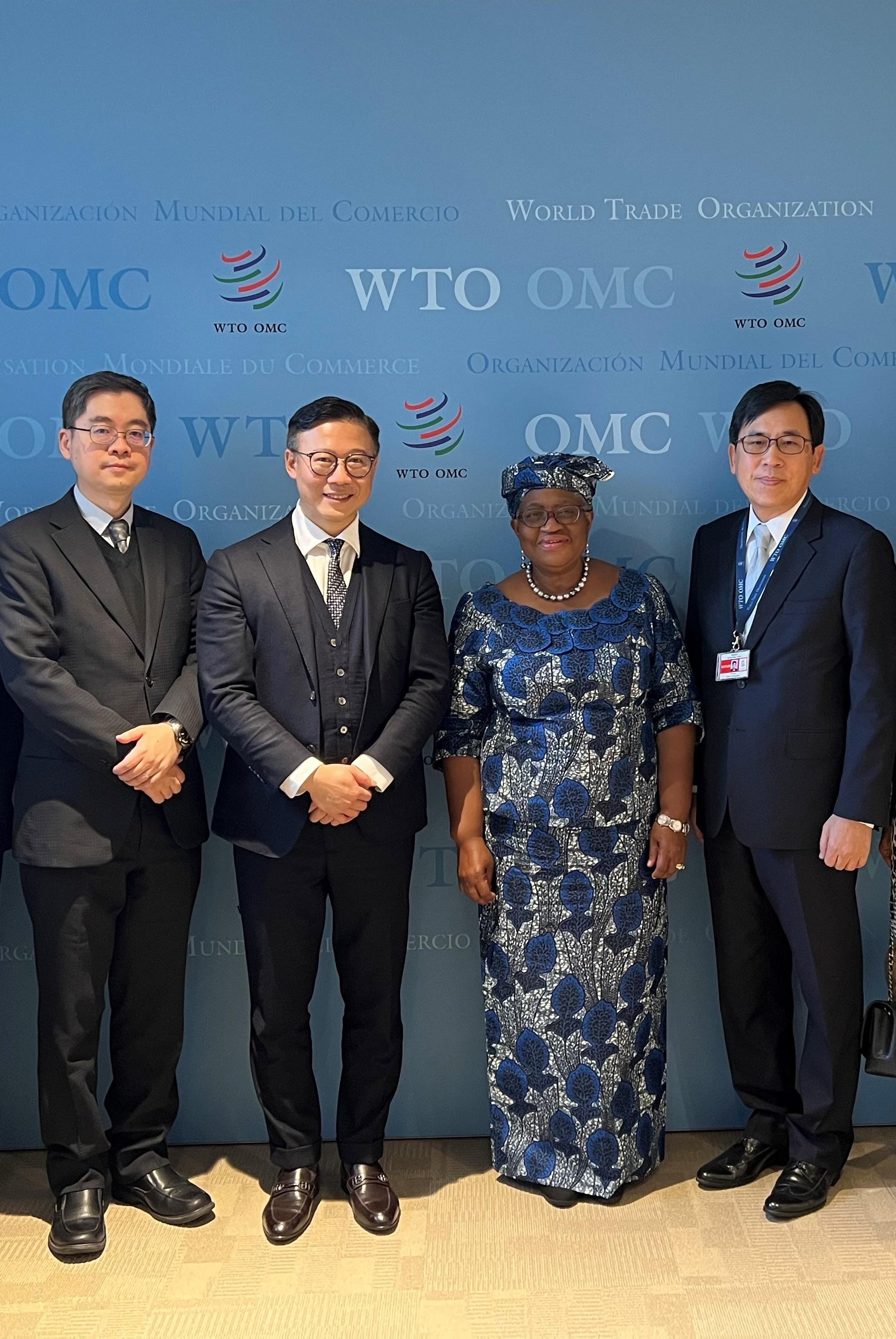 The Deputy Secretary for Justice, Mr Cheung Kwok-kwan (second left), accompanied by the Permanent Representative of the Hong Kong Special Administrative Region of China to the World Trade Organization (WTO), Mr Laurie Lo (first right), and the Law Officer (International Law) of the Department of Justice, Dr James Ding (first left), met with the Director-General of the WTO, Dr Ngozi Okonjo-Iweala (second right), in Geneva, Switzerland, on March 9 (Geneva time).