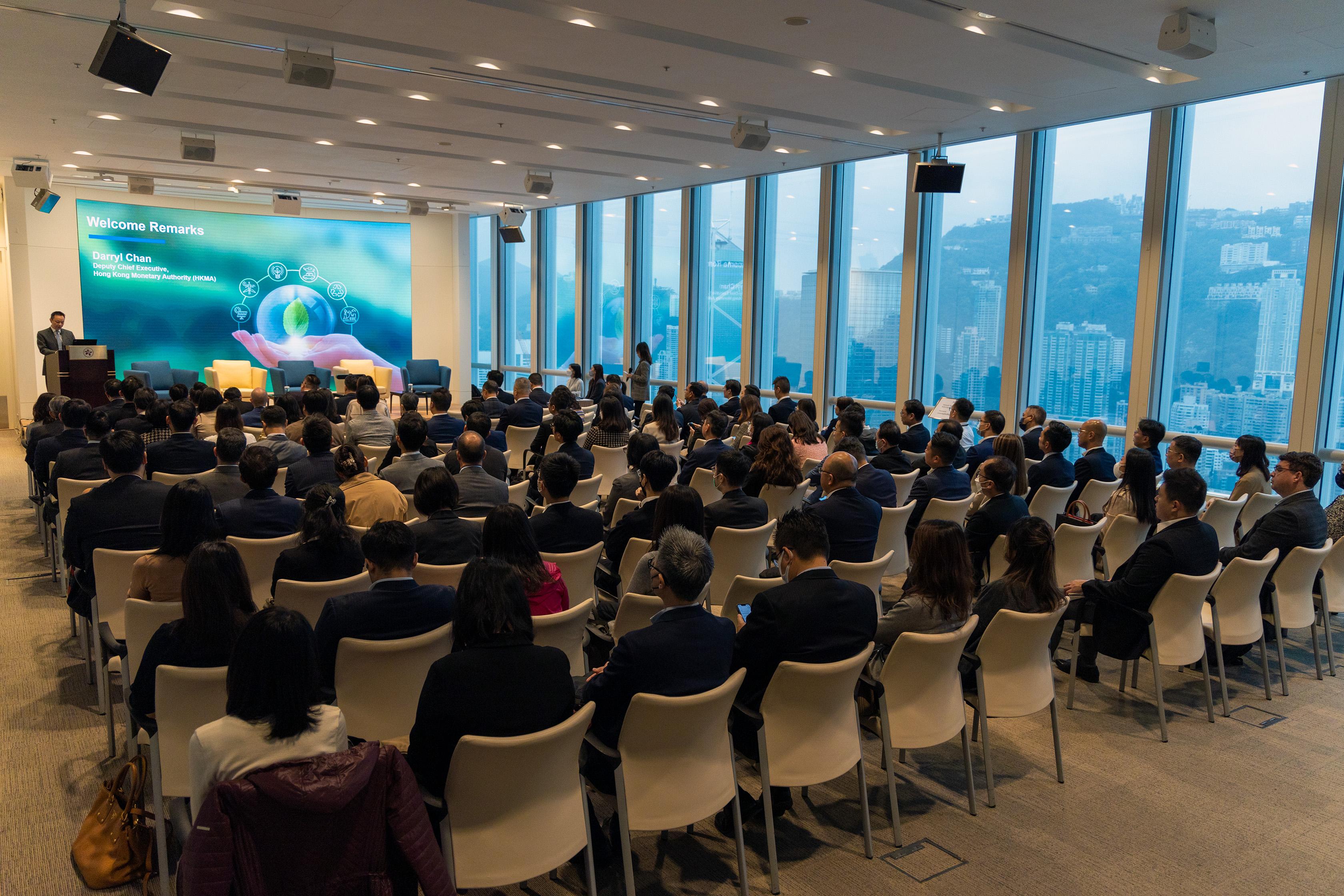 The Green and Sustainable Finance Cross-Agency Steering Group and CDP co-organised a joint seminar on sustainability reporting today (March 13). Around 500 on-site and online participants attended the seminar.