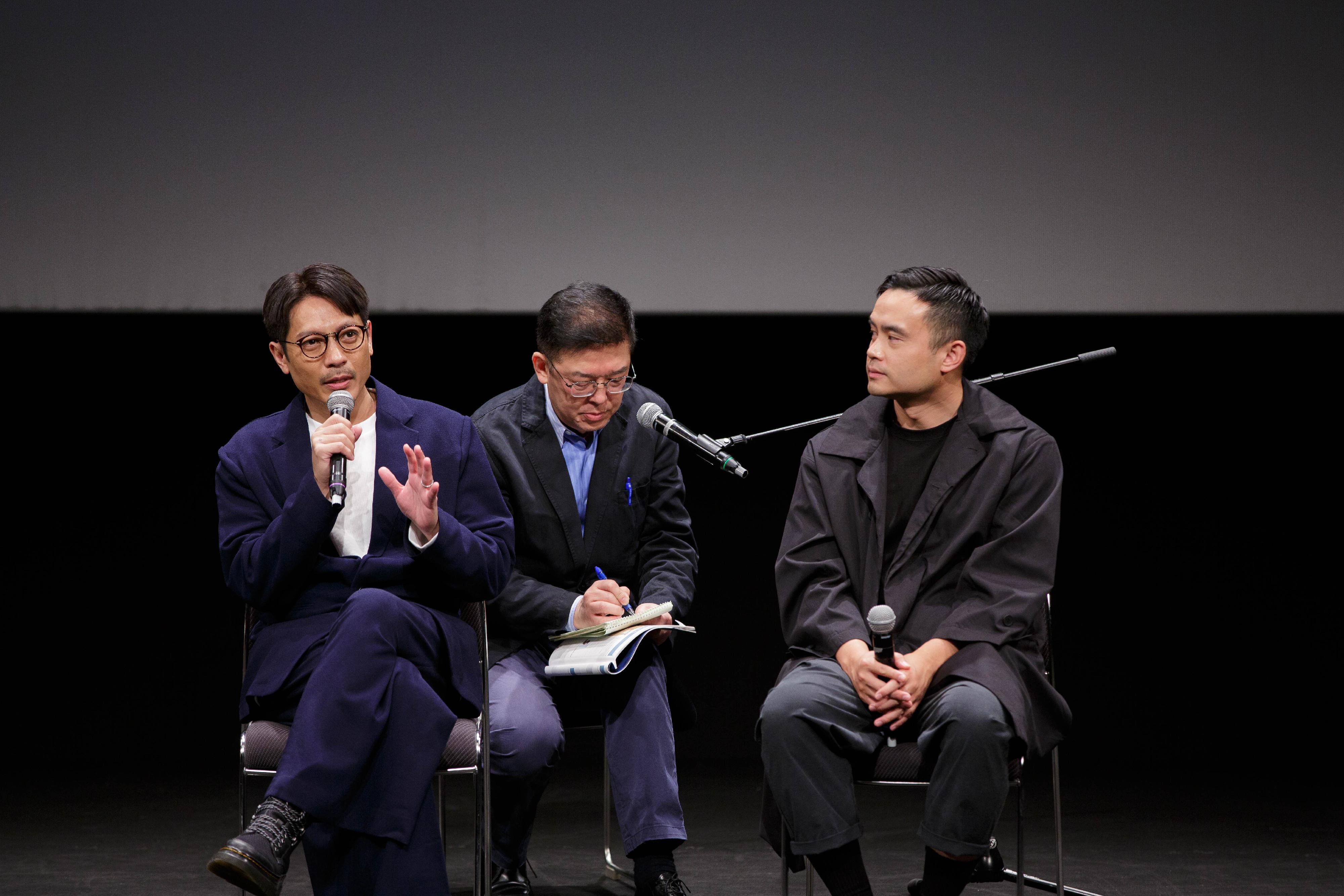 「Hong Kong Gala Screening」電影放映會今晚（三月十六日）在日本大阪舉行，放映香港電影《流水落花》。圖示《流水落花》導演賈勝楓（右）和演員陸駿光（左）在電影放映後參加分享會與觀眾交流。