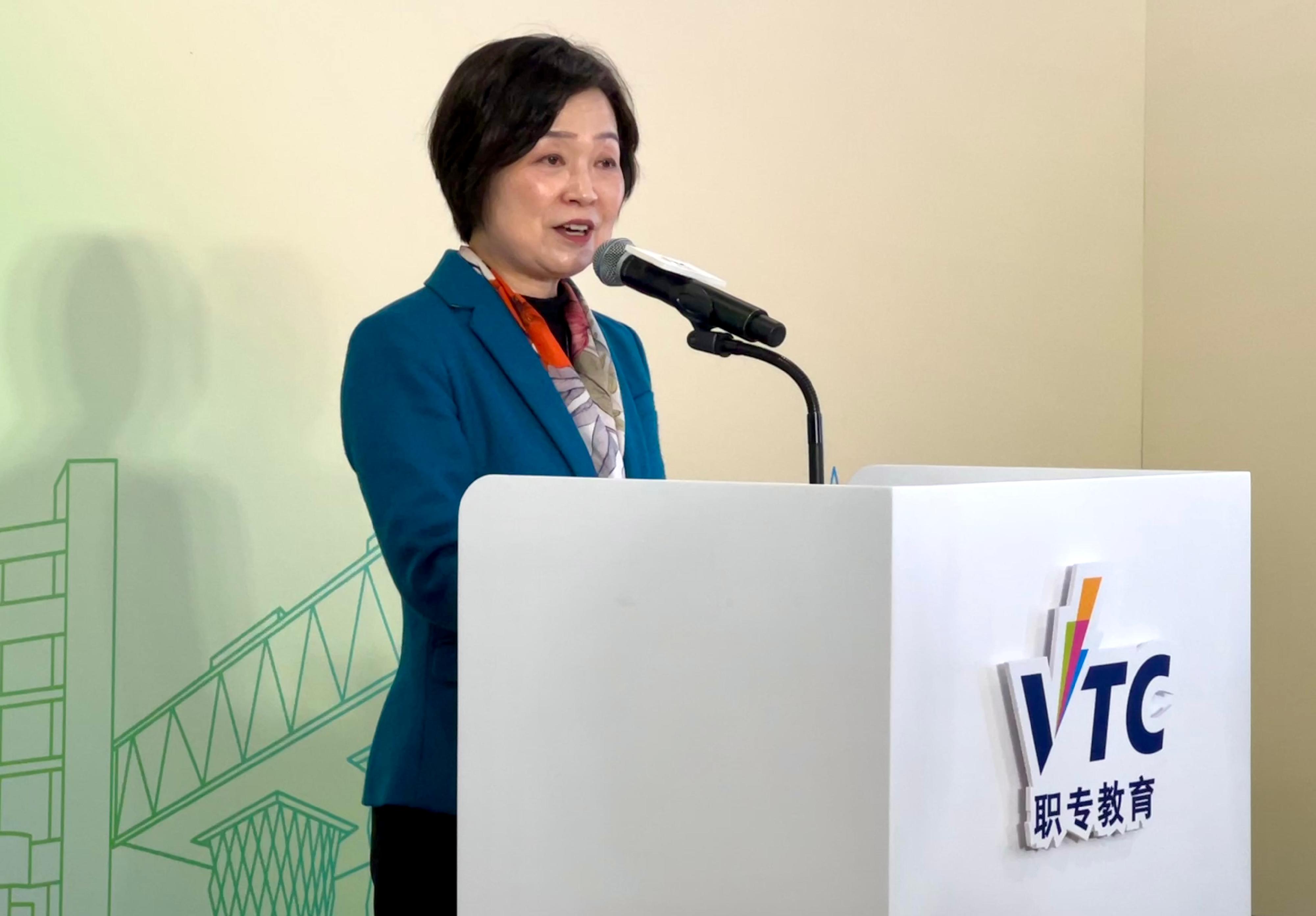 The Secretary for Education, Dr Choi Yuk-lin, delivers a speech at the opening ceremony of Vocational and Professional Education Services (Shenzhen) Company Limited of the Vocational Training Council in Shenzhen today (March 17).