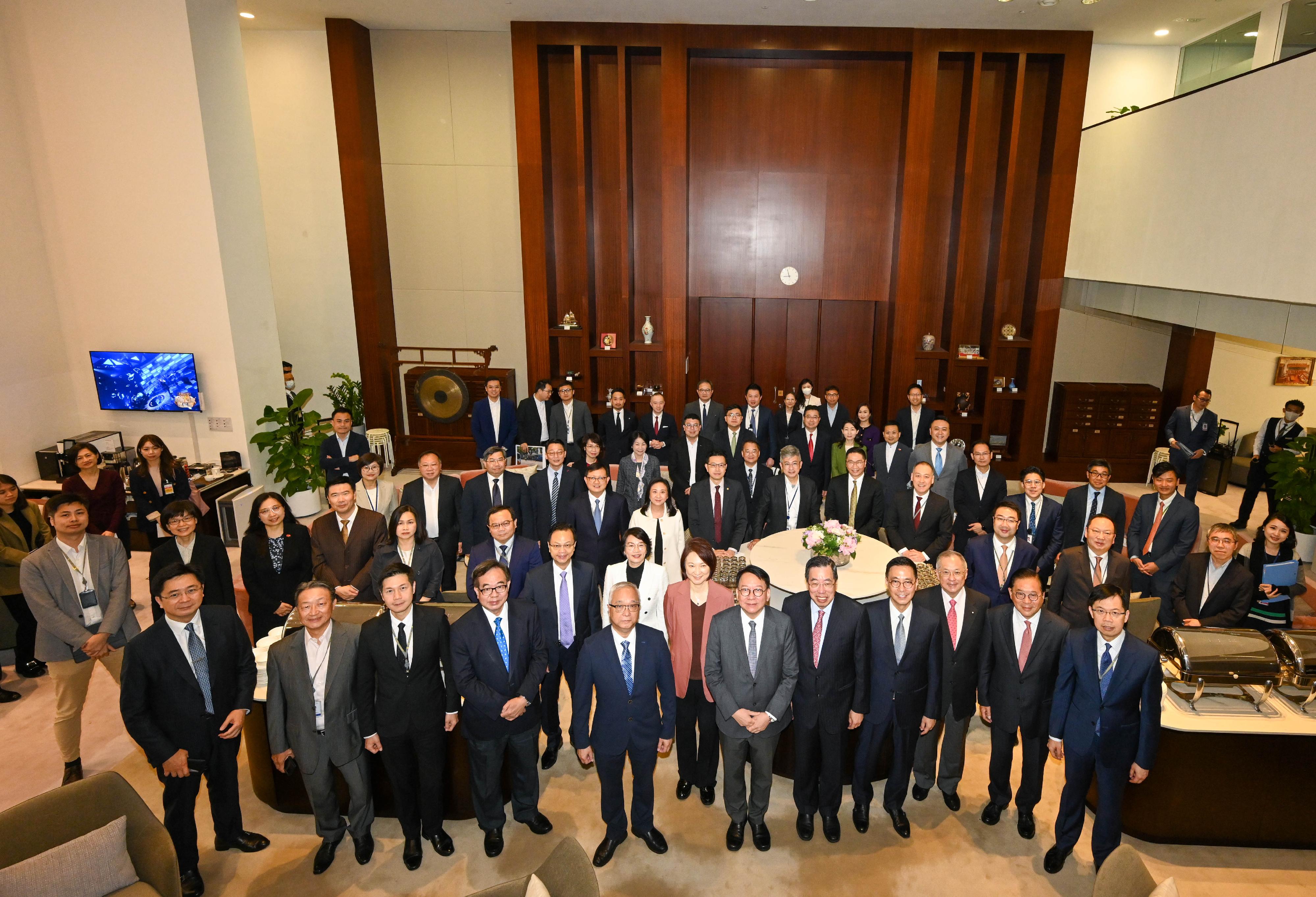 The Chief Secretary for Administration, Mr Chan Kwok-ki, attended the Ante Chamber exchange session at the Legislative Council (LegCo) today (March 22). Photo shows Mr Chan (first row, sixth right); the President of the LegCo, Mr Andrew Leung (first row, fifth right); the Secretary for Culture, Sports and Tourism, Mr Kevin Yeung (first row, fourth right); the Secretary for Environment and Ecology, Mr Tse Chin-wan (first row, seventh right), with LegCo Members before the meeting.