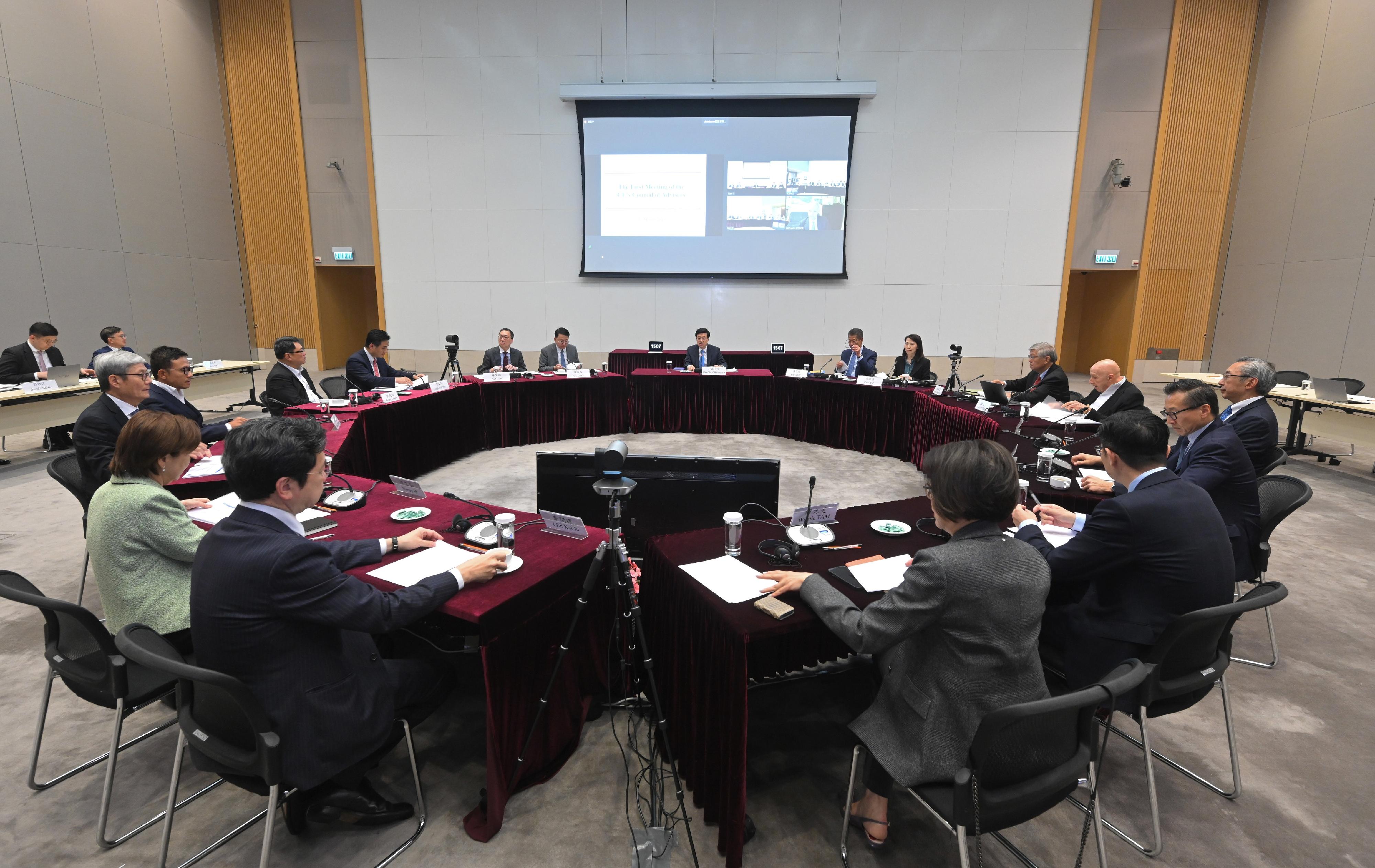 The Chief Executive, Mr John Lee (centre), chaired the first meeting of the Chief Executive's Council of Advisers at the Central Government Offices today (March 23). Photo shows the session of innovation and entrepreneurship.