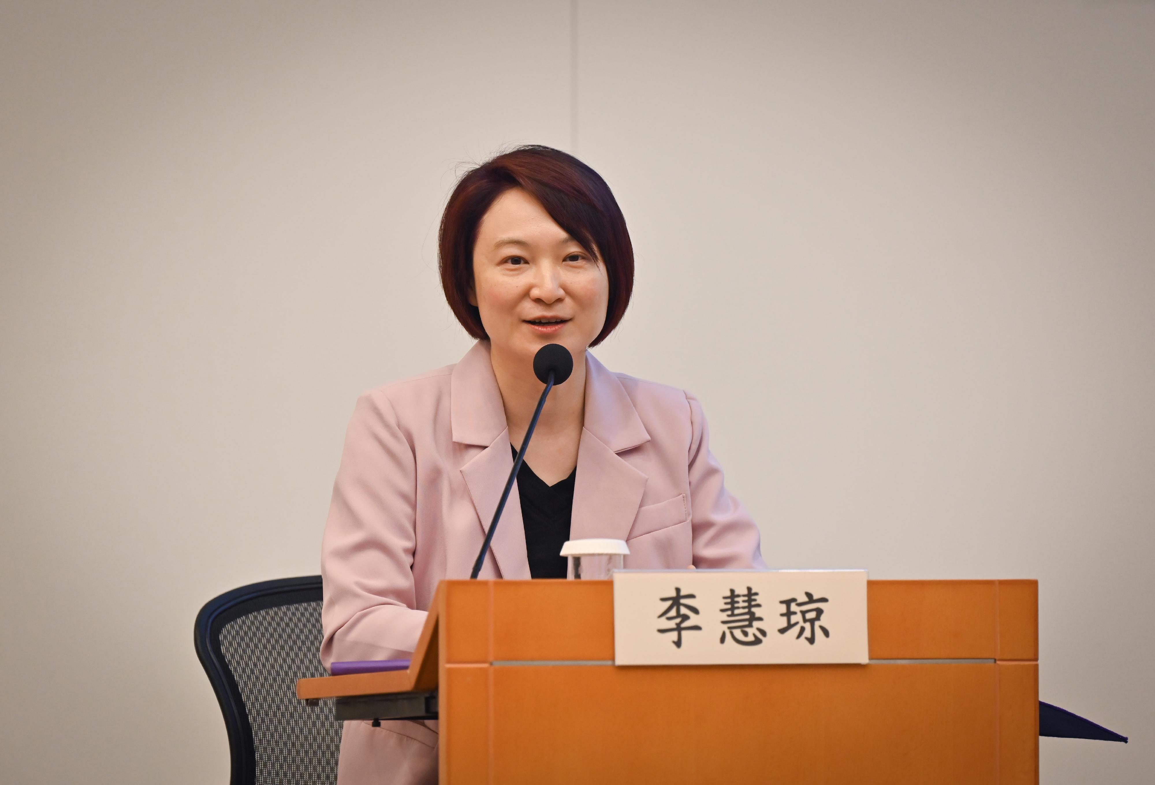 The Hong Kong Special Administrative Region Government today (March 24) held a sharing session on the spirit of "two sessions" at the Central Government Offices. Photo shows member of the Standing Committee of the 14th National People's Congress Ms Starry Lee sharing her views.