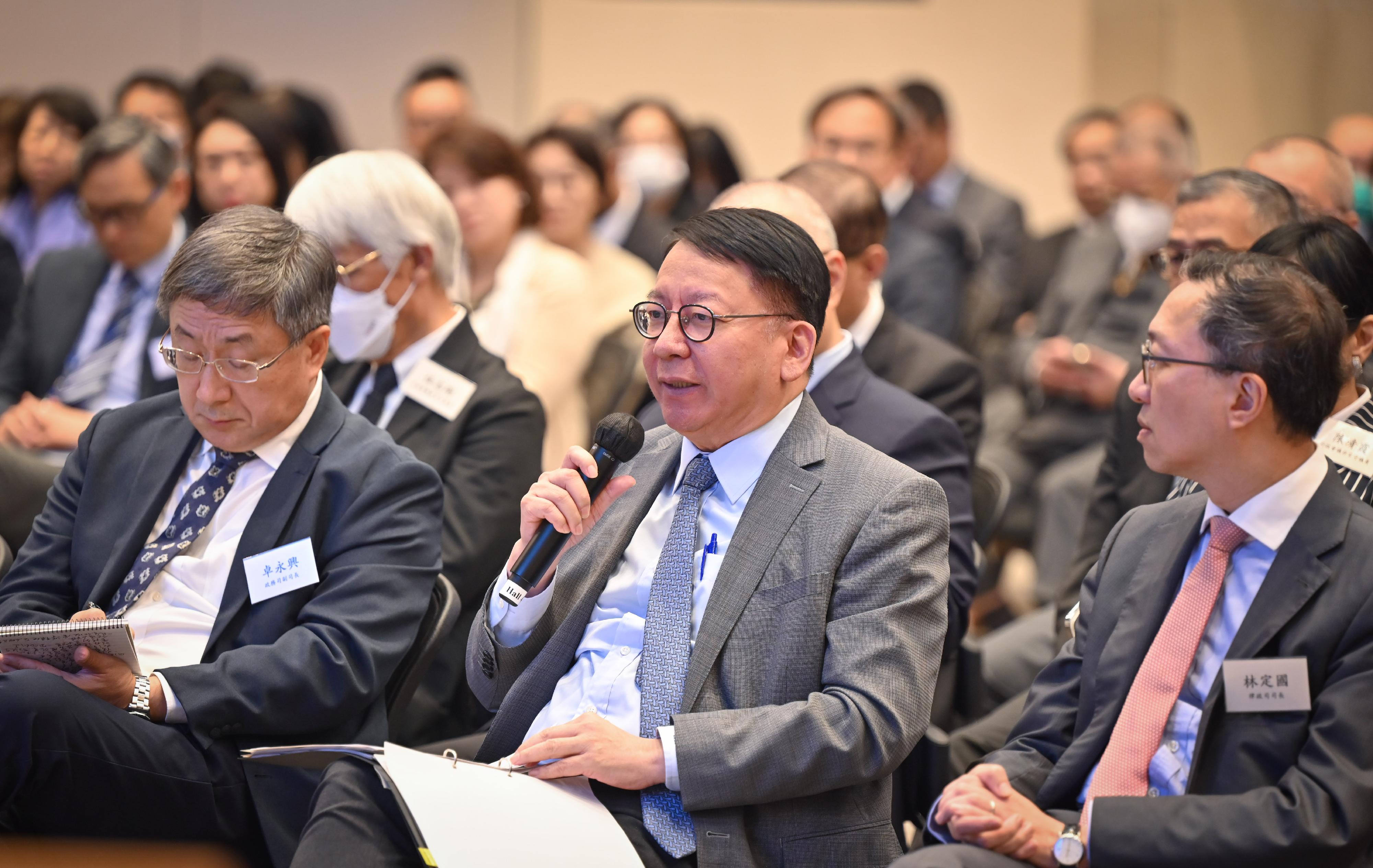 The Hong Kong Special Administrative Region Government today (March 24) held a sharing session on the spirit of "two sessions" at the Central Government Offices. Photo shows the Chief Secretary for Administration, Mr Chan Kwok-ki, sharing his views.