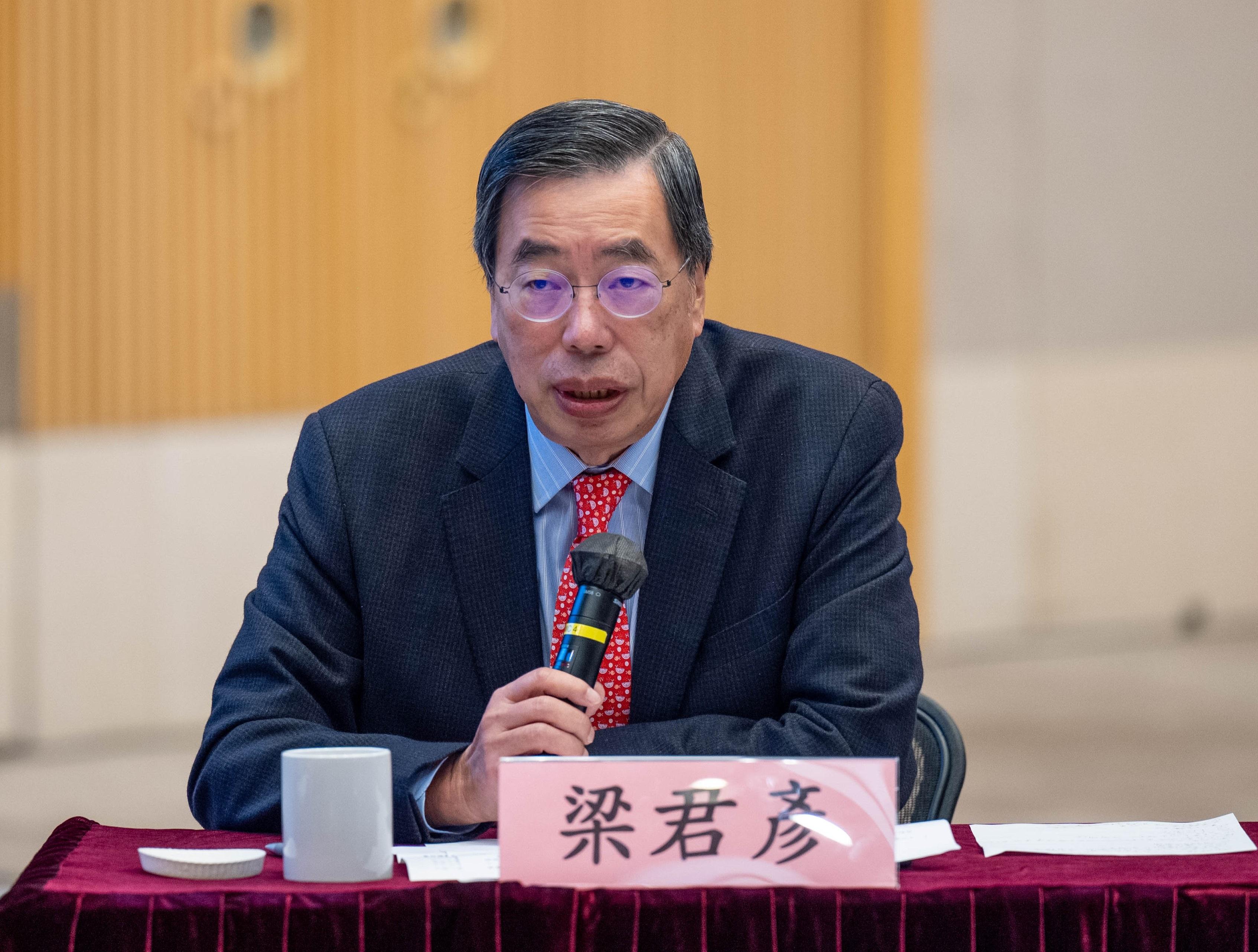 The Hong Kong Special Administrative Region Government today (March 28) held a seminar on learning and implementing the spirit of the “two sessions” at the Central Government Offices. Photo shows the President of Legislative Council, Mr Andrew Leung, sharing his views.