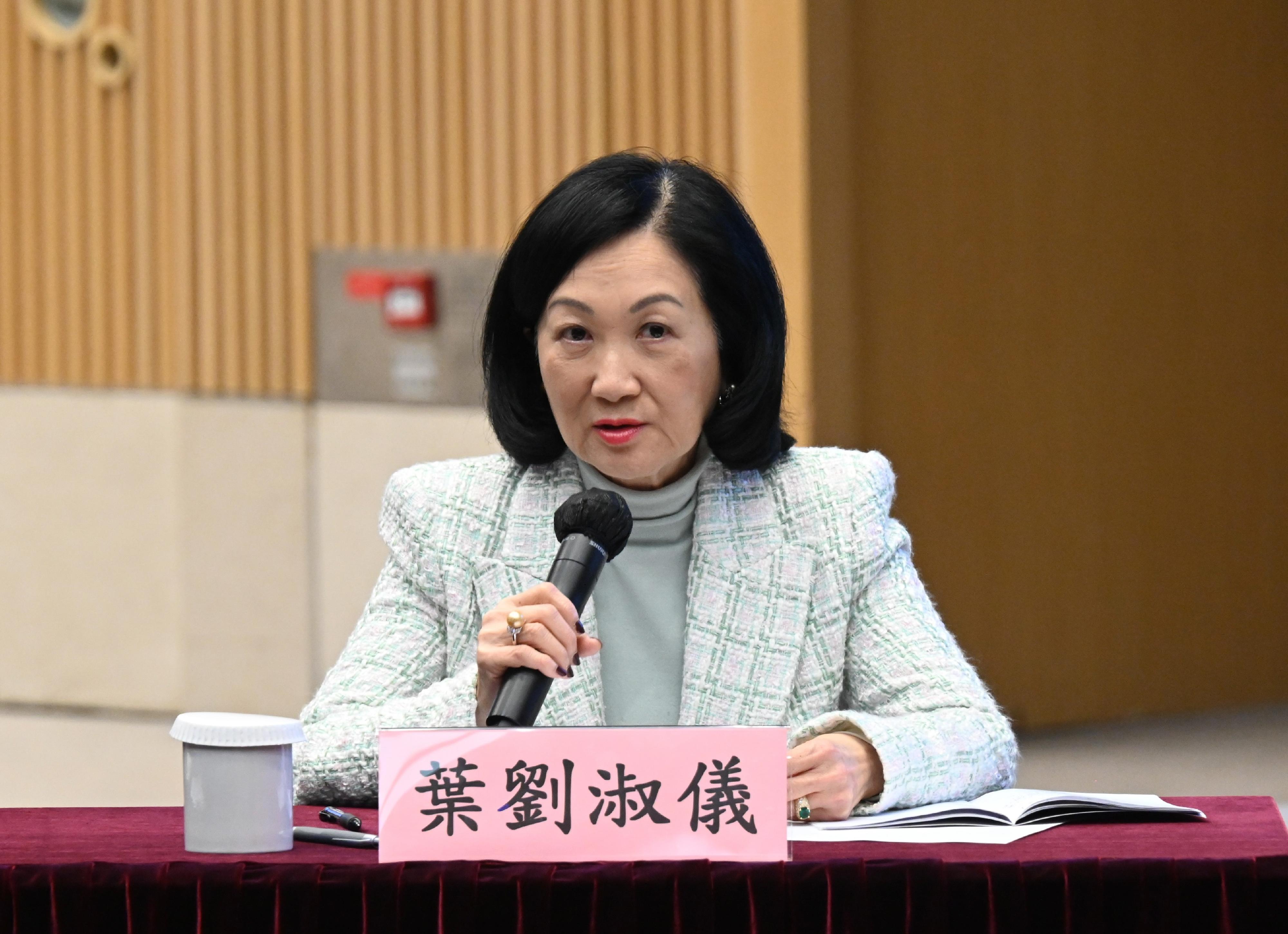 The Hong Kong Special Administrative Region Government today (March 28) held a seminar on learning and implementing the spirit of the “two sessions” at the Central Government Offices. Photo shows the Convenor of the Non-official Members of the Executive Council, Mrs Regina Ip, sharing her views.
