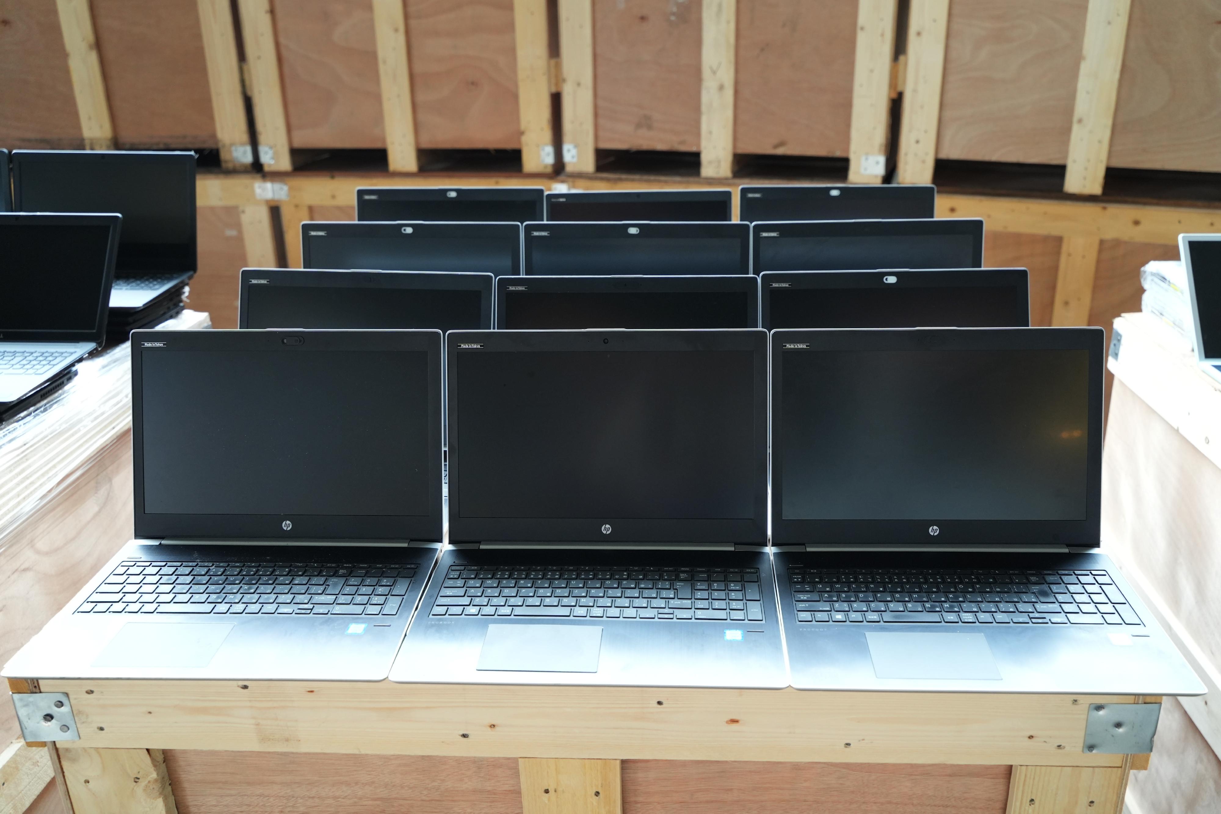 Hong Kong Customs on March 27 detected a suspected smuggling case involving an outgoing container truck at the Man Kam To Control Point and seized about 510 000 suspected smuggled electronic products and electronic parts with a total estimated market value of about $30 million. Photo shows some of the suspected smuggled notebook computers seized.