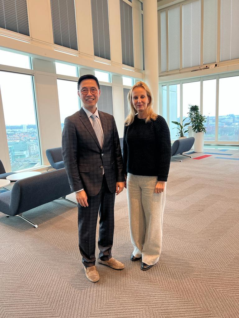 The Secretary for Culture, Sports and Tourism, Mr Kevin Yeung (left) today (March 29, Amsterdam time), met with Director-General of Culture and Media, Ministry of Education, Culture and Science, Mrs Barbera Wolfensberger (right), to explore opportunities for strengthening bilateral exchange in culture.