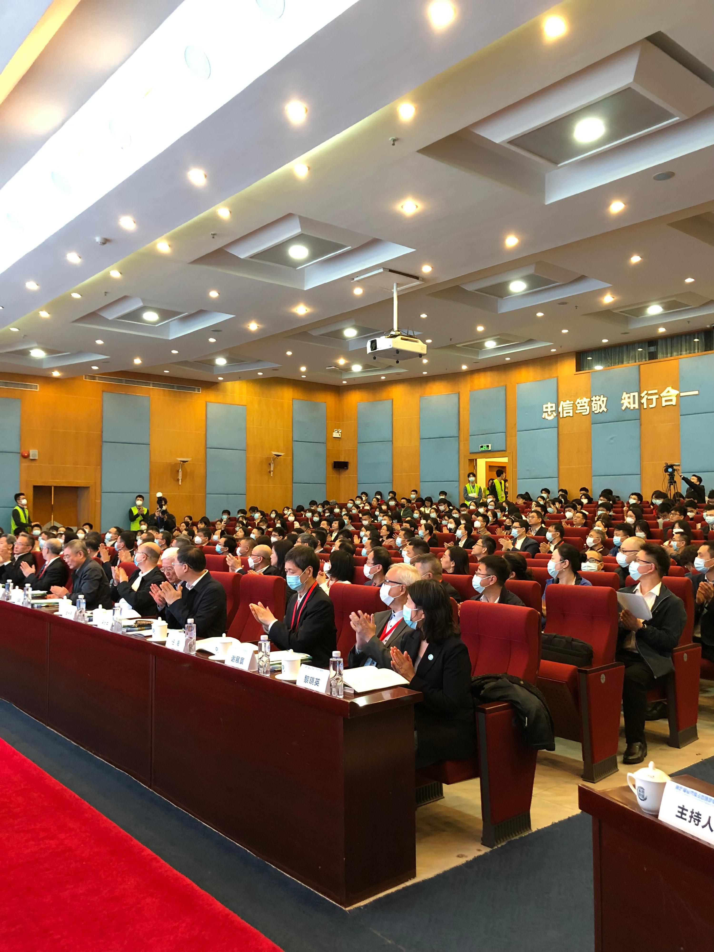 The Secretary for Environment and Ecology, Mr Tse Chin-wan, today (March 30) attended the opening ceremony of the Fifth Guangdong-Hong Kong-Macao Ecological Environment Forum, and visited Guangzhou Haizhu National Wetland Park as well as hydrogen-powered projects in Foshan. Photo shows Mr Tse (first row, second right) attending the opening ceremony of the Fifth Guangdong-Hong Kong- Macao Ecological Environment Forum.