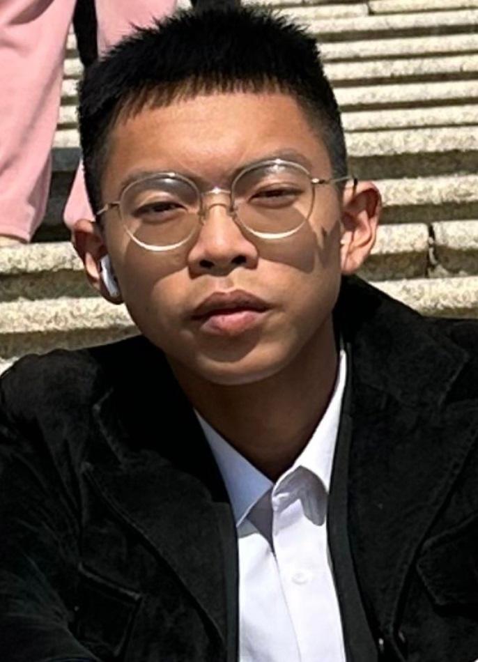 Wong Yuk-chun, aged 19, is about 1.75 metres tall, 52 kilograms in weight and of thin build. He has a pointed face with yellow complexion and short black hair.