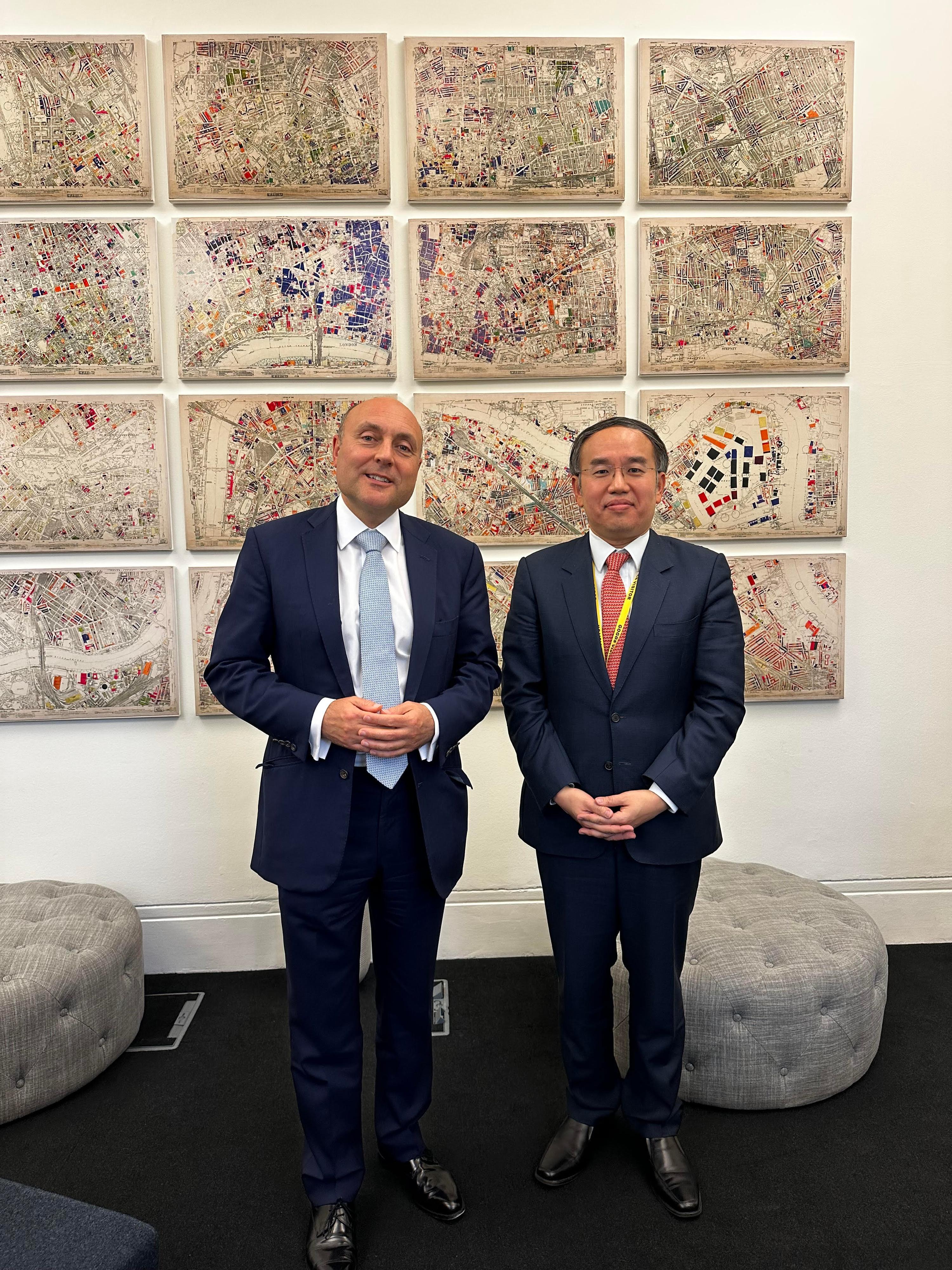 The Secretary for Financial Services and the Treasury, Mr Christopher Hui (right), yesterday (April 18, London time) met with the Economic Secretary to the HM Treasury, Mr Andrew Griffith (left) in London, the UK.