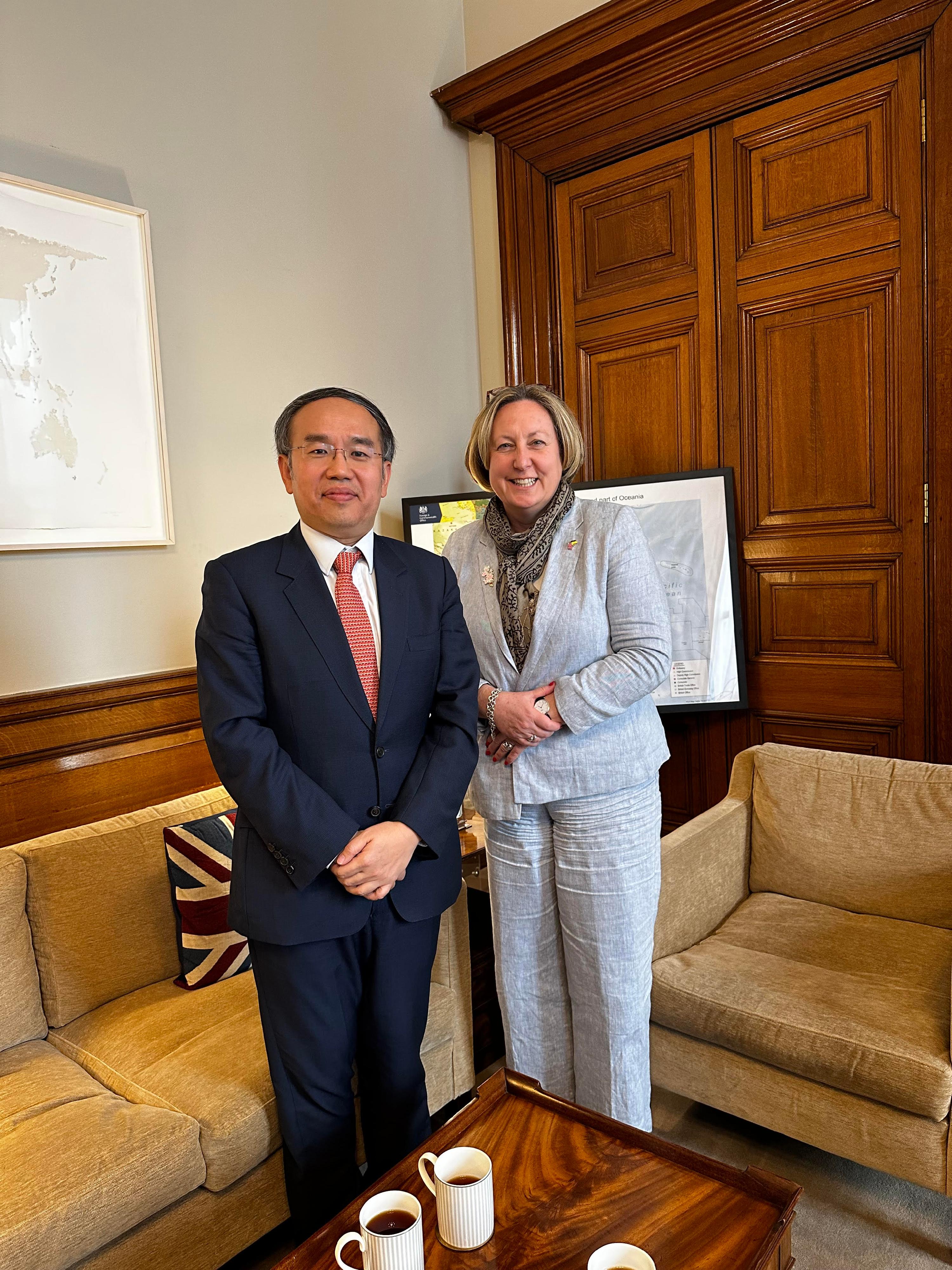 The Secretary for Financial Services and the Treasury, Mr Christopher Hui (left), yesterday (April 18, London time) met with the Minister of State (Indo-Pacific), Foreign, Commonwealth and Development Affairs, Ms Anne-Marie Trevelyan (right) in London, the UK.