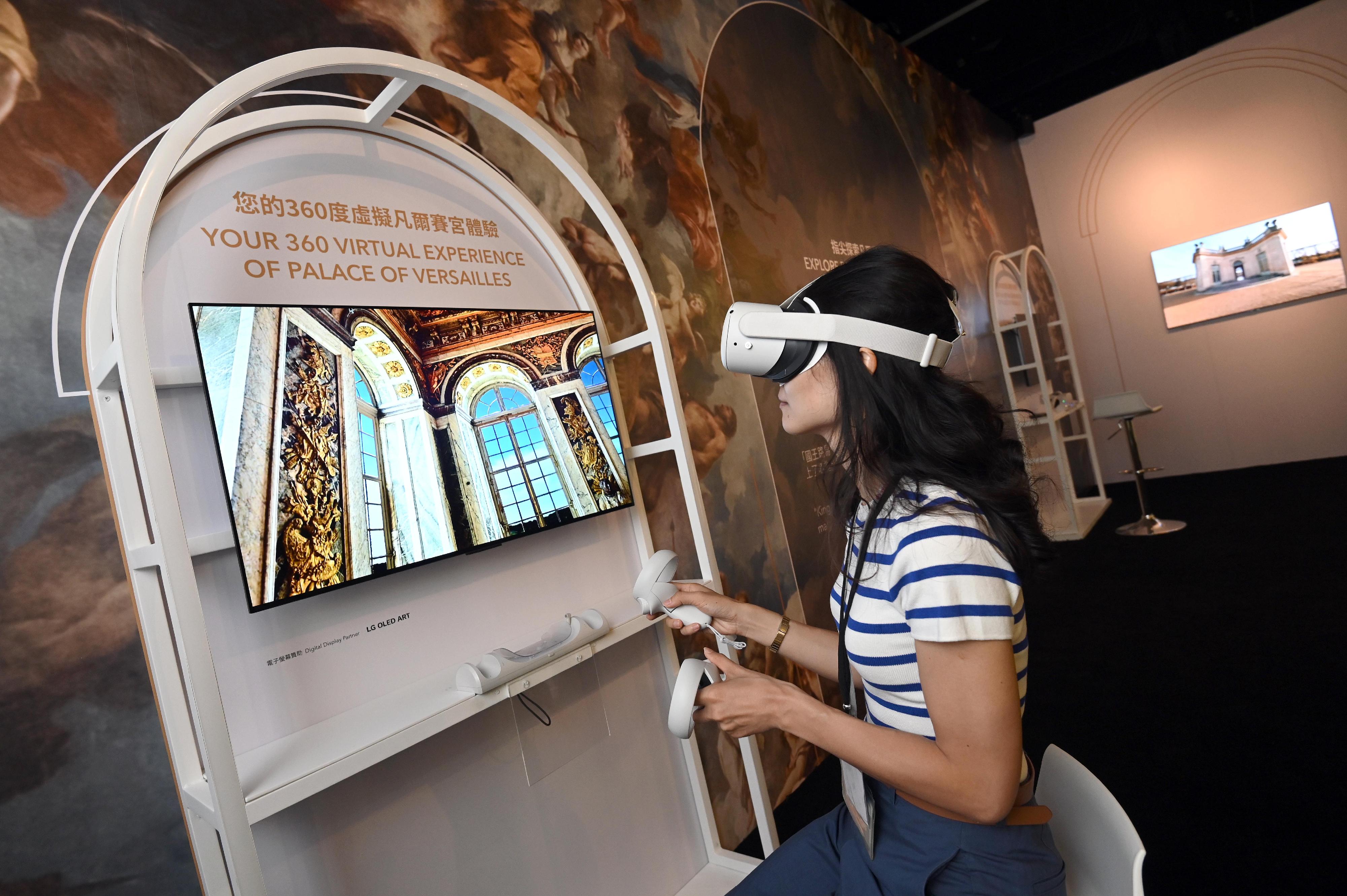 The opening ceremony for the exhibition "Virtually Versailles" was held today (April 19) at the Hong Kong Heritage Museum. Photo shows a 3D gallery that takes visitors on a virtual-reality tour inside the Palace of Versailles to look into details of the interior decor and architectural features of selected architectures at the Palace.