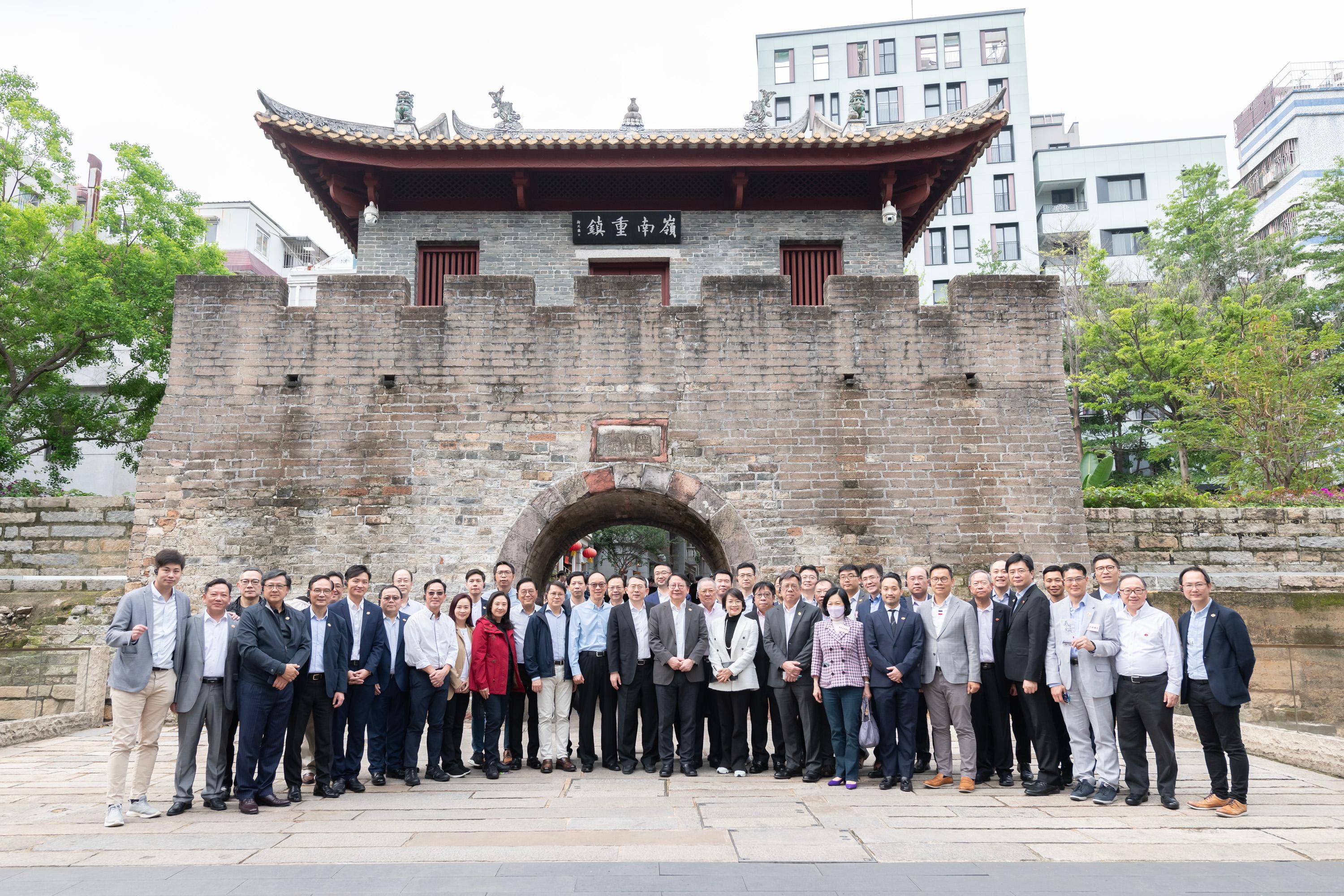 The delegation of the Hong Kong Special Administrative Region Government and the Legislative Council led by the Chief Executive, Mr John Lee, continues its duty visit in the Guangdong-Hong Kong-Macao Greater Bay Area today (April 22). The delegation visits Nantou Ancient Town.