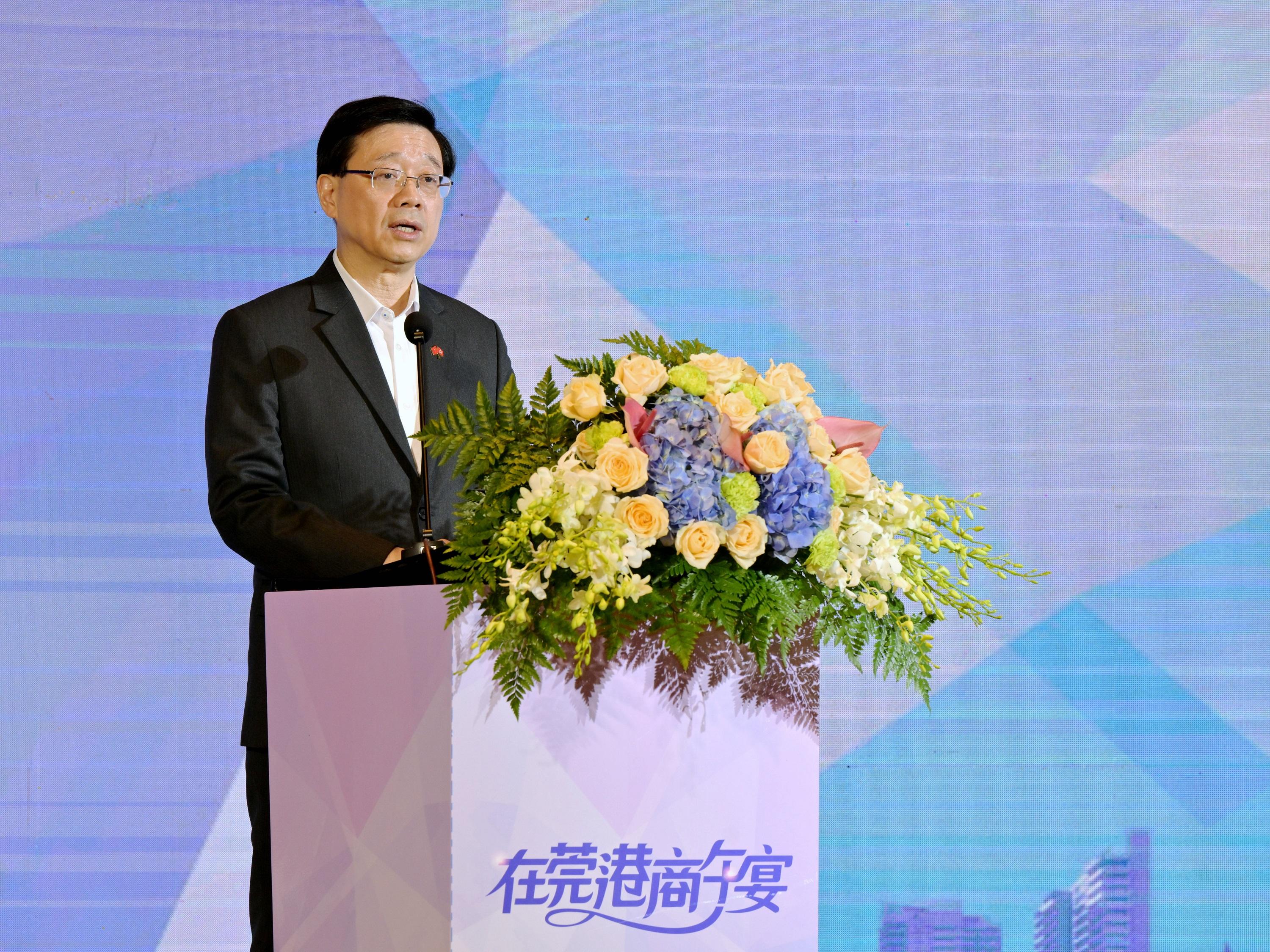 The Chief Executive, Mr John Lee, led a delegation of the Hong Kong Special Administrative Region Government and the Legislative Council to visit Guangdong-Hong Kong-Macao Greater Bay Area in Dongguan today (April 23). Photo shows Mr Lee speaking at the luncheon hosted by the Dongguan Waishang Investment Enterprise Association.