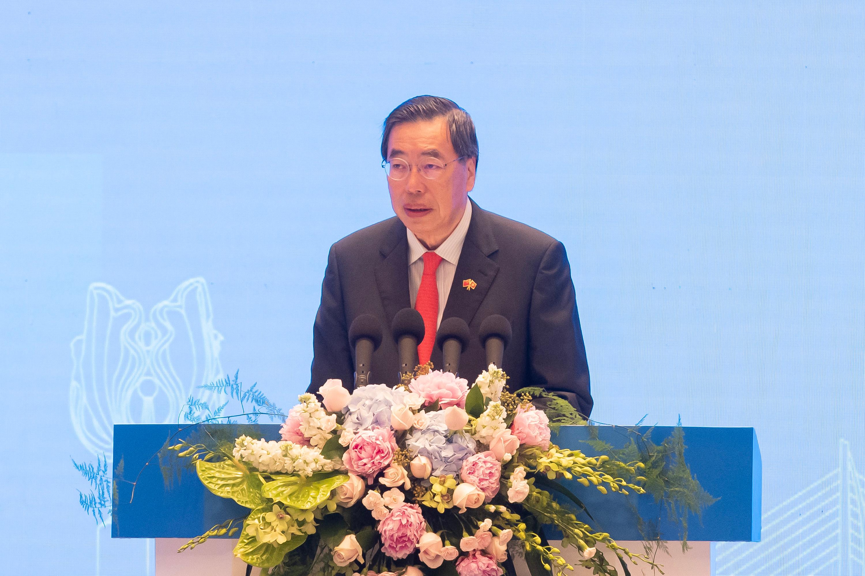The delegation of the Government and the Legislative Council, led by the Chief Executive, Mr John Lee, concluded the four-day duty visit in the Guangdong-Hong Kong-Macao Greater Bay Area today (April 24). Photo shows the President of LegCo, Mr Andrew Leung, delivering a speech at a luncheon attended by the delegation and leaders of the Guangzhou Municipal Government.