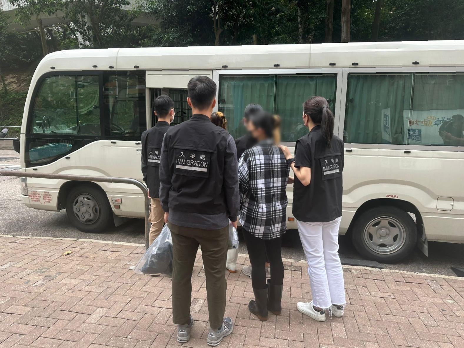 The Immigration Department mounted a series of territory-wide anti-illegal worker operations codenamed "Lightshadow", "Twilight", joint operations with the Hong Kong Police Force and Labour Department codenamed "Powerplayer" and joint operations with the Hong Kong Police Force codenamed "Champion" and "Windsand" for four consecutive days from April 24 to yesterday (April 27). Photo shows suspected illegal workers arrested during an operation.