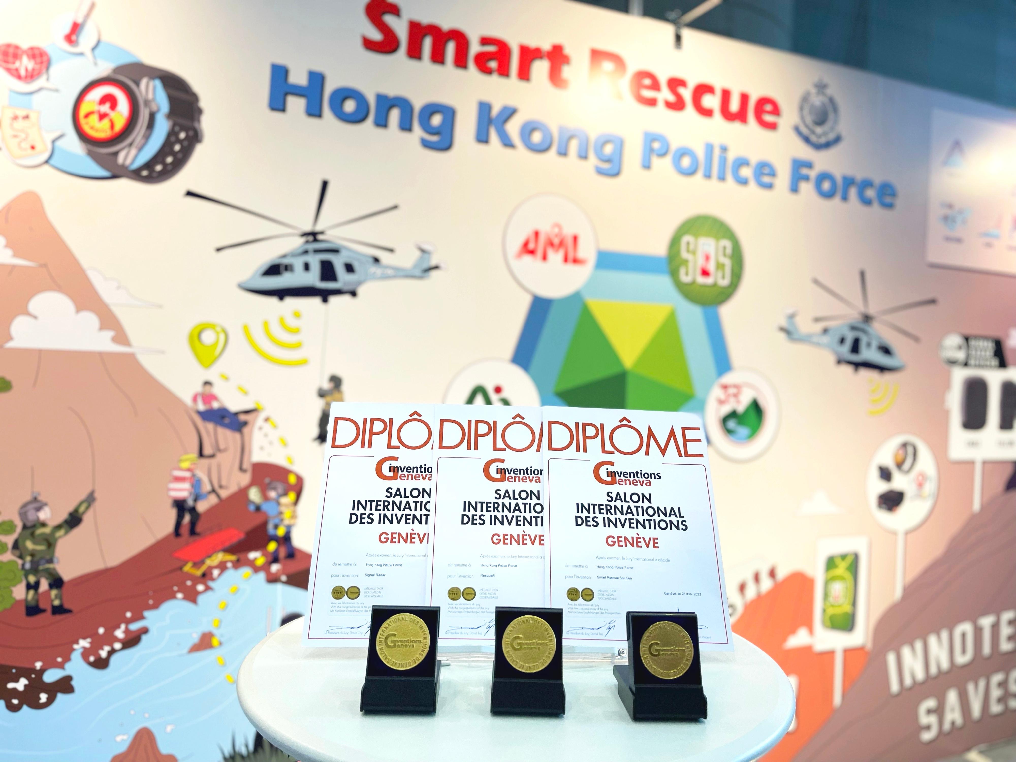 Officers of the Information System Wing of the Hong Kong Police Force participated in the 48th International Exhibition of Inventions of Geneva in Switzerland from April 26 to 30 and garnered three Gold Medals with the Congratulations of Jury.