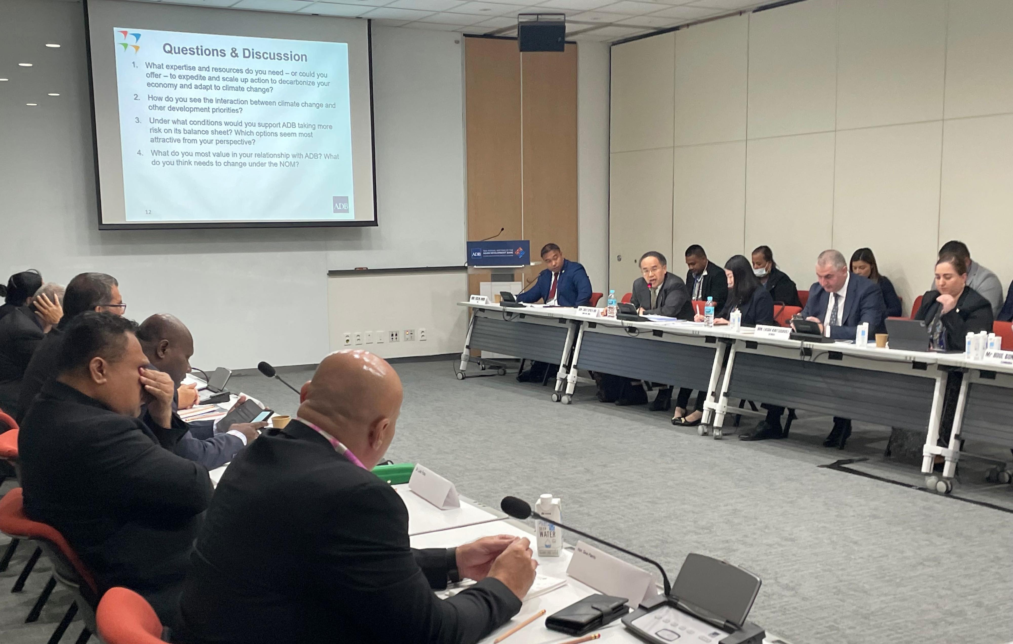 The Secretary for Financial Services and the Treasury, Mr Christopher Hui, started his visit to Incheon, Korea, today (May 2). Photo shows Mr Hui (front row, second left) speaking at the Constituency Meeting at the Asian Development Bank Annual Meeting.