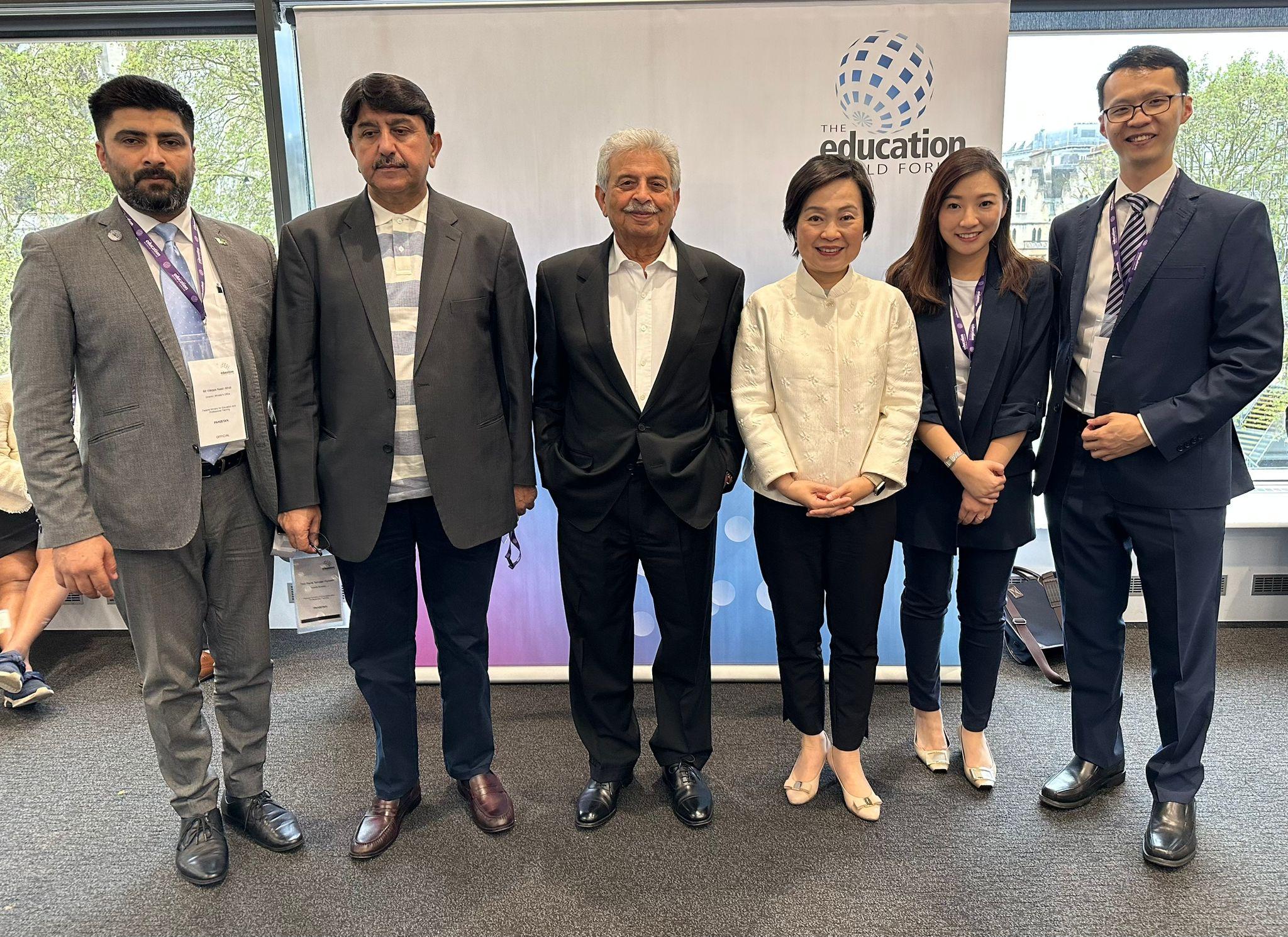 The Secretary for Education, Dr Choi Yuk-lin (third right), meets the Minister of Federal Education and Professional Training of the Government of Pakistan, Mr Rana Tanveer Hussain (third left), during the Education World Forum in London, the United Kingdom, on May 9 (London time). 