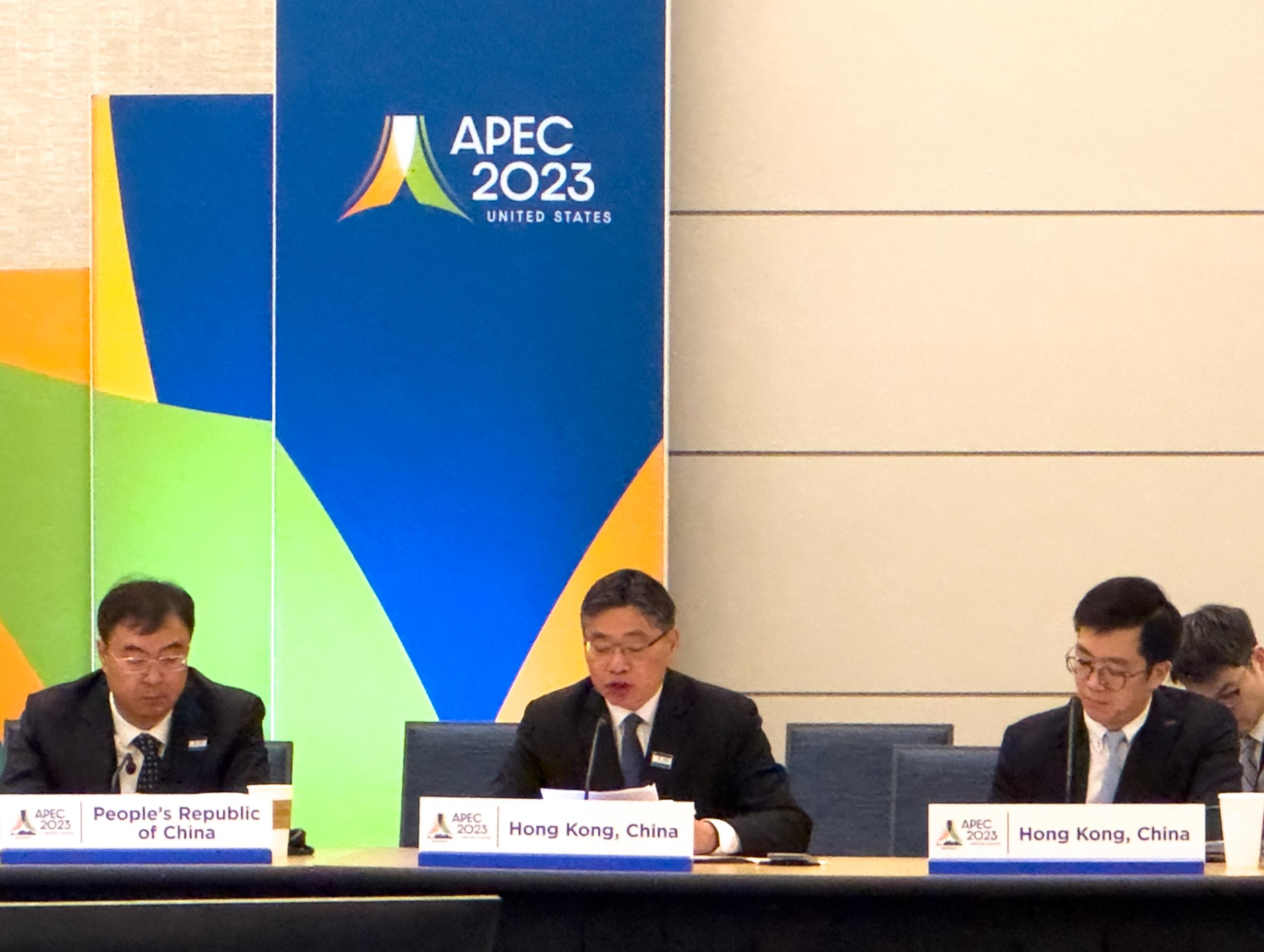 The Secretary for Transport and Logistics, Mr Lam Sai-hung, attended the 11th Asia-Pacific Economic Cooperation Transportation Ministerial Meeting, under the theme of "Creating a Resilient and Sustainable Future for All", in Detroit, the United States (US), today (May 16, US time). Photo shows Mr Lam (centre) speaking at a session on supply chain resilience.
