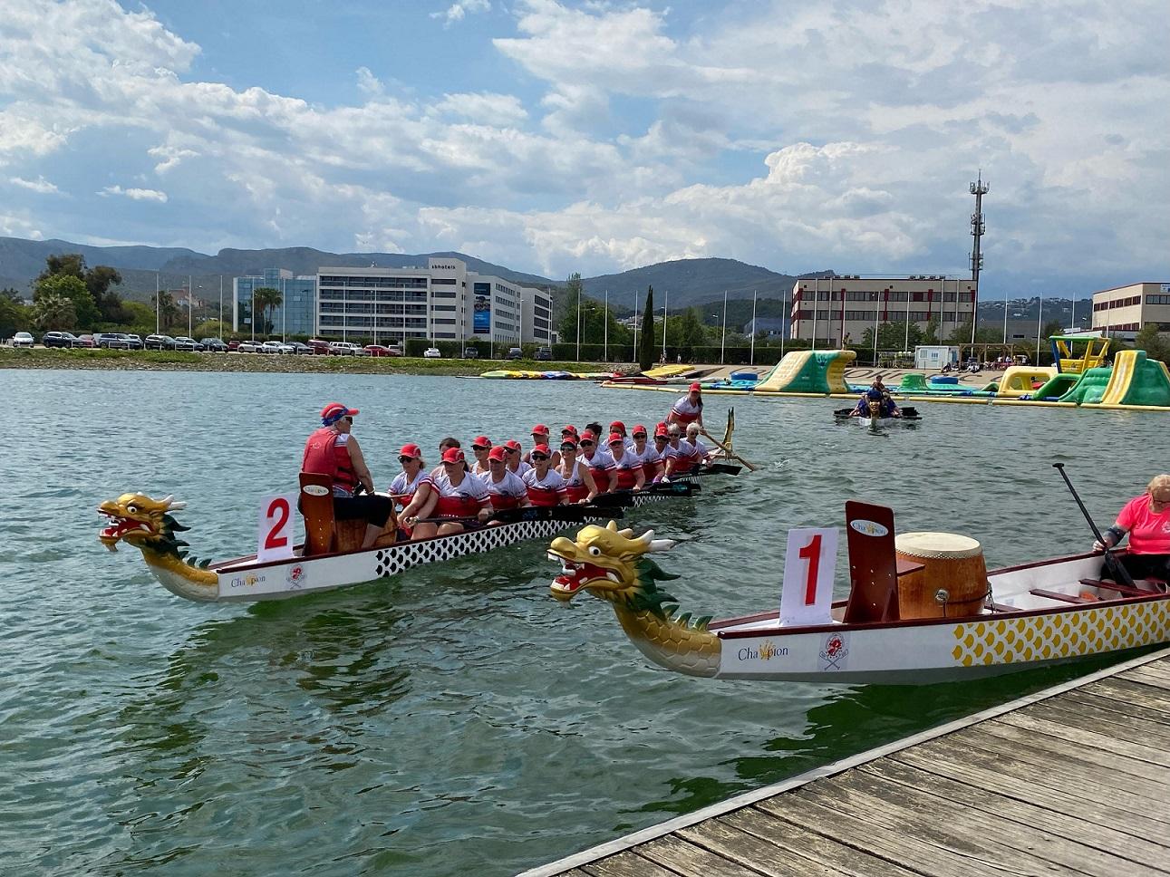 The Hong Kong Economic and Trade Office in Brussels supported the 4th Barcelona International Dragon Boat Fest (the Festival) held on May 20 and 21 (Barcelona Time). Photo shows the teams competing at the Festival.