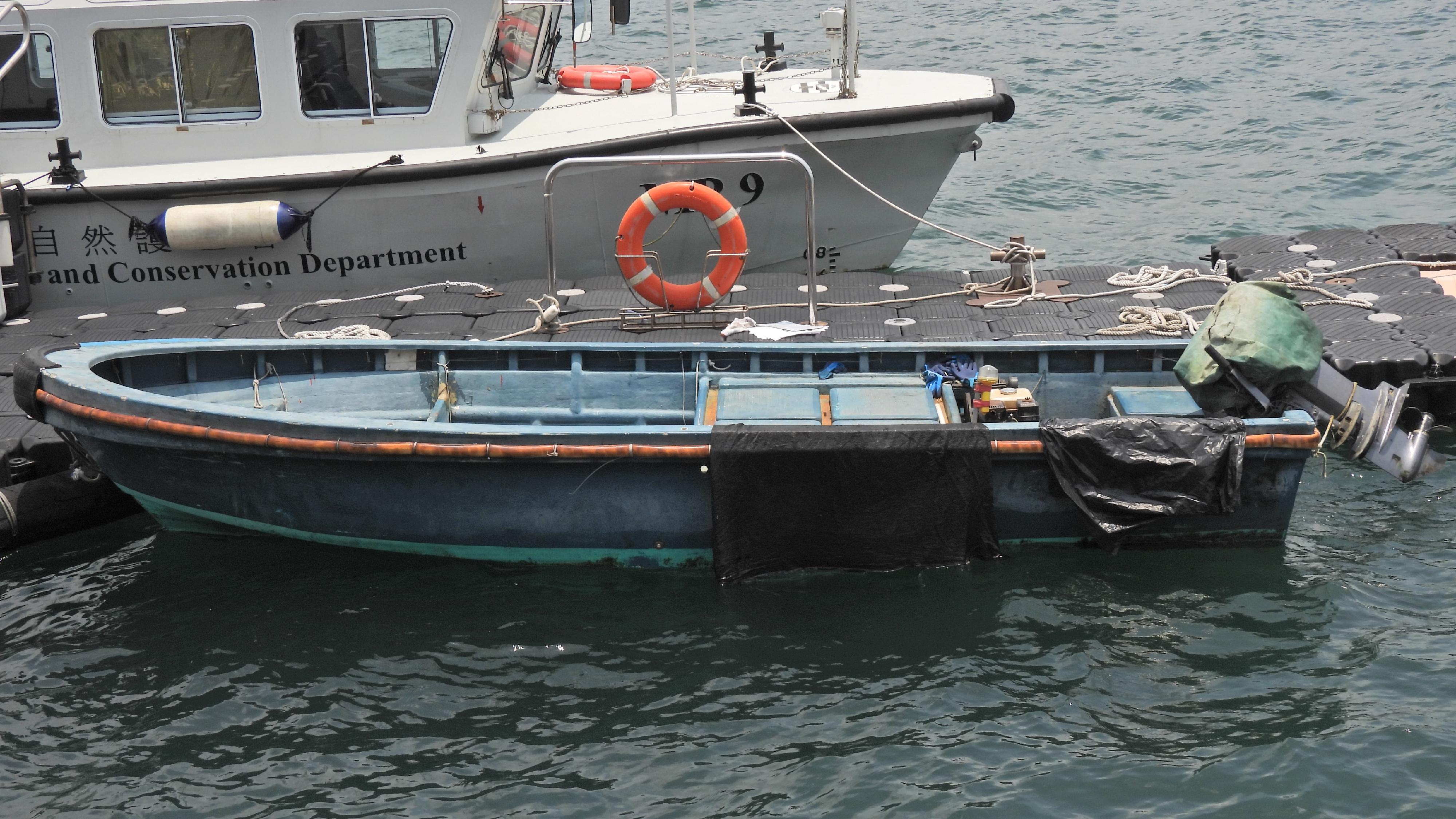 Three Mainland fishermen deckhands who breached the Fisheries Protection Ordinance (Cap. 171) by engaging in illegal fishing earlier in waters near Clear Water Bay in eastern Hong Kong, were convicted today (May 22). Photo shows the fishing vessel.