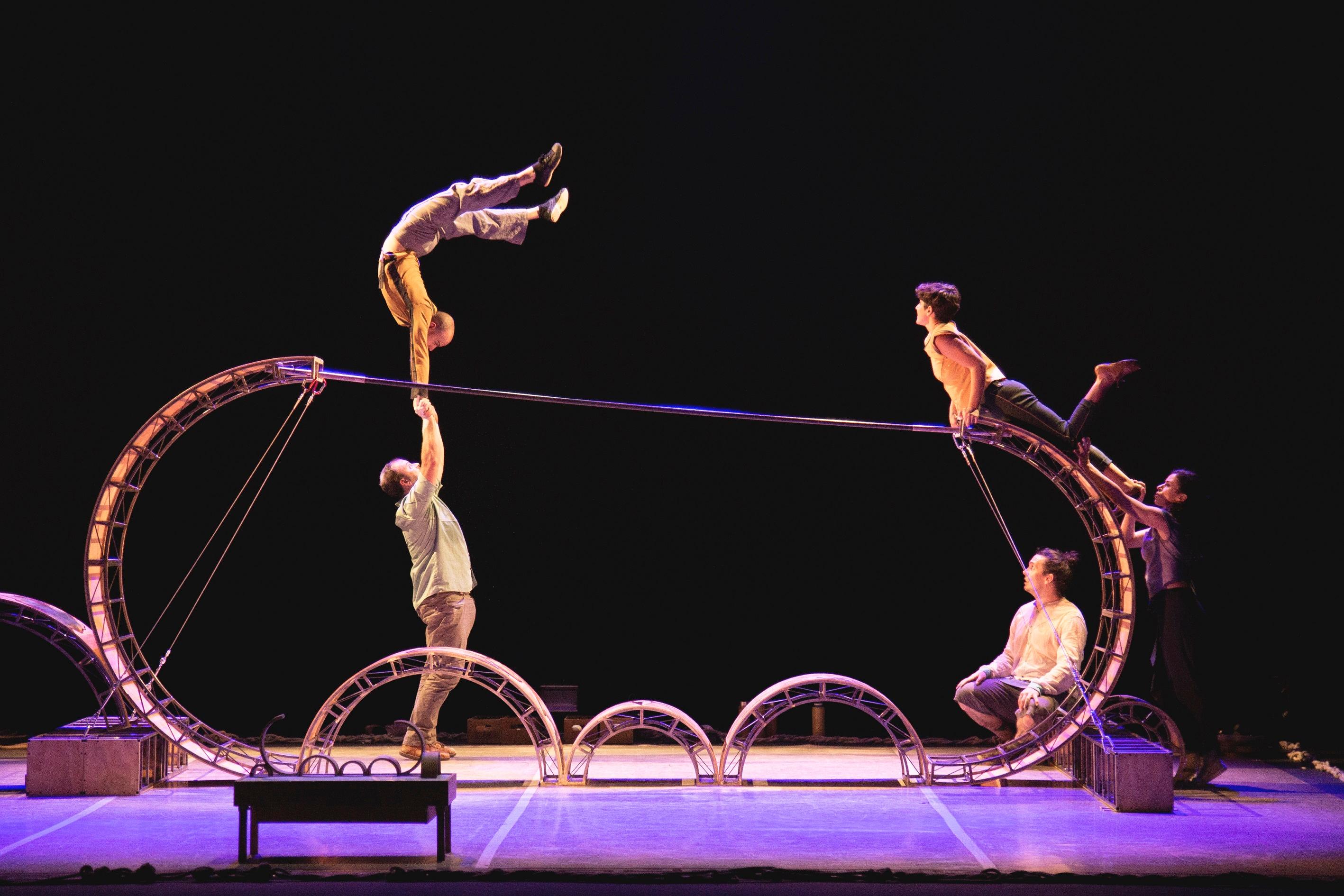 In view of the overwhelming response to the Spanish circus company Vaivén Circo's acrobatic show "Esencial", an additional performance will be held on July 30 at 7.30pm. Tickets for the show will be available at URBTIX from tomorrow (May 25).
