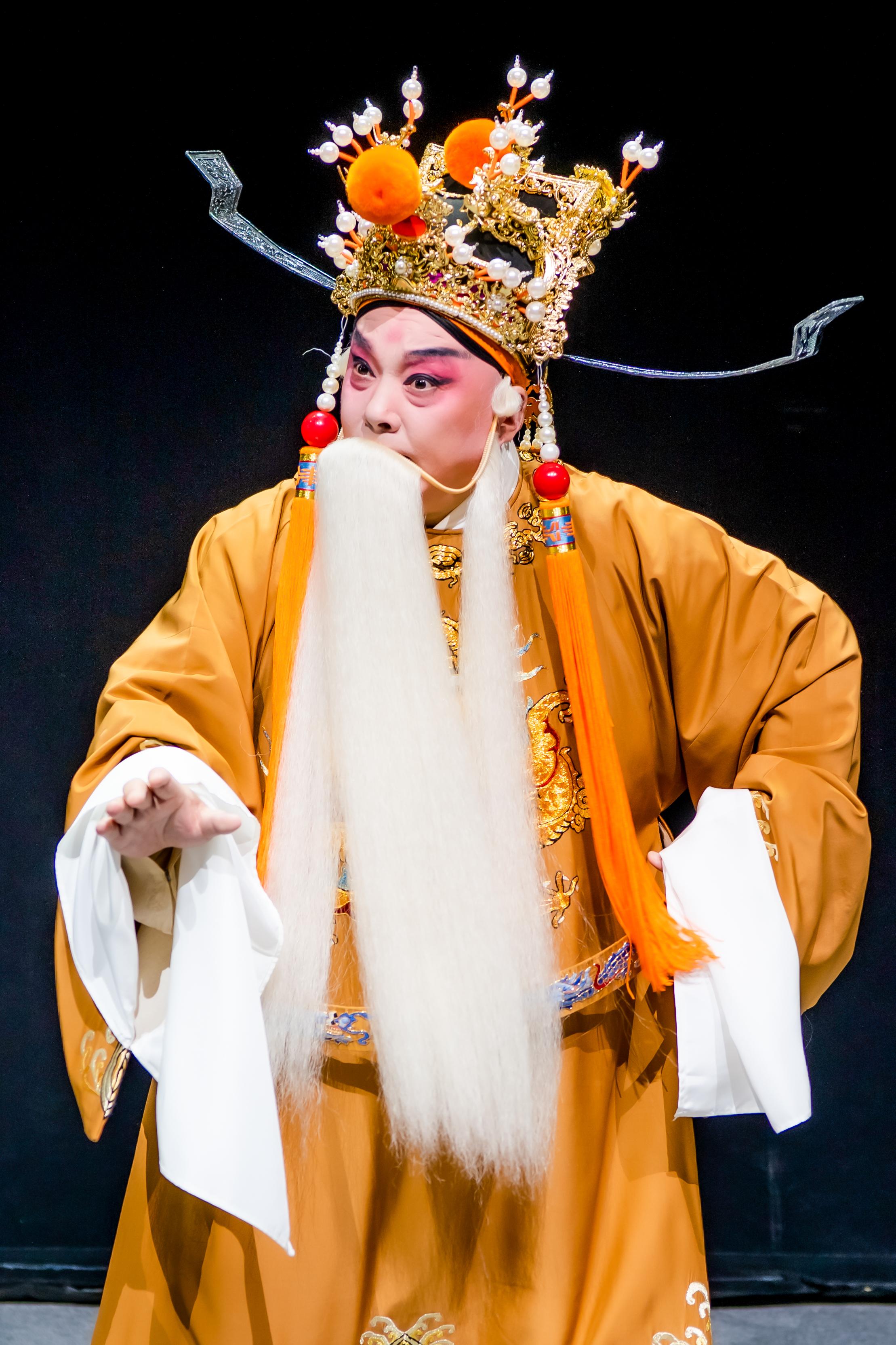 四川省川劇院應康樂及文化事務署之邀，於六月三十日起一連三晚為今年的中國戲曲節帶來兩齣經典川劇和精彩的折子戲專場。圖為《和親記》劇照。