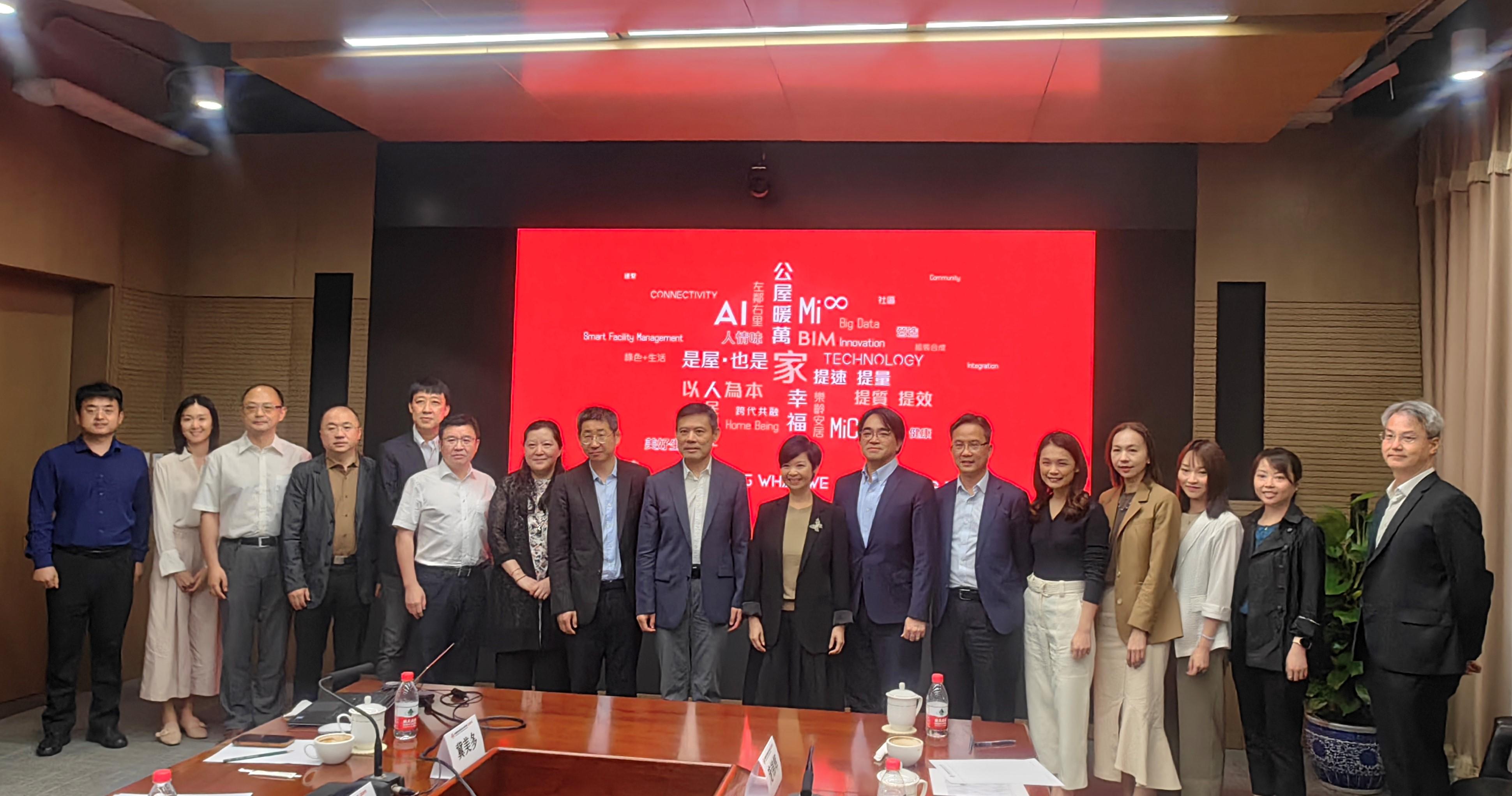 The Secretary for Housing, Ms Winnie Ho, was on the third day of her visit to Beijing today (June 1). Photo shows Ms Ho (eigth right) meeting with the President of the China Academy of Urban Planning and Design, Mr Wang Kai (centre), to learn about the academy's work in promoting urban policy formulation.