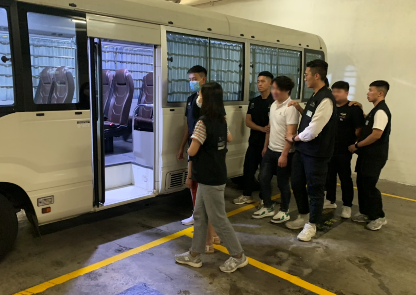 The Immigration Department mounted a series of territory-wide anti-illegal worker operations codenamed "Fastrack", "Lightshadow" and "Twilight" and joint operations with the Hong Kong Police Force codenamed "Champion" and "Windsand" for four consecutive days from May 29 to yesterday (June 1). Photo shows suspected illegal workers arrested during an operation.