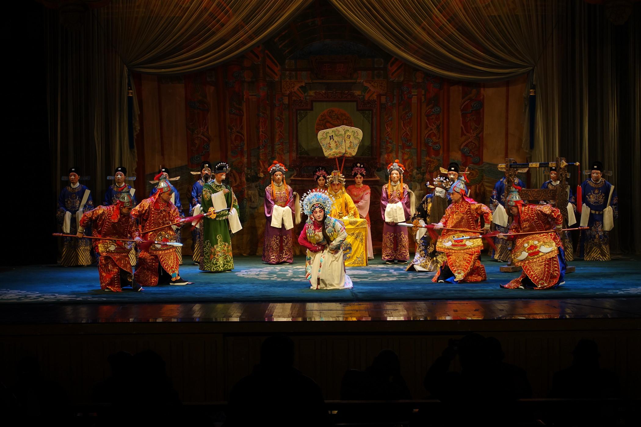 武漢漢劇院首度應康樂及文化事務署之邀七月參與今年的中國戲曲節。圖為《宇宙鋒》劇照。