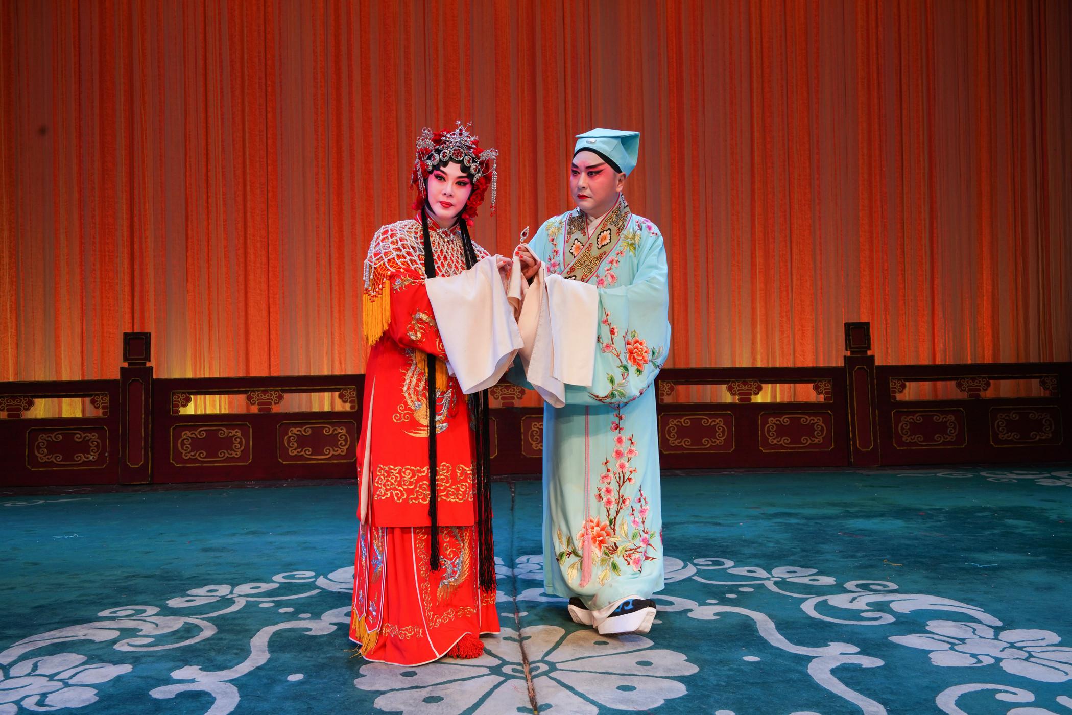 The Wuhan Han Opera Theatre, upon the invitation of the Leisure and Cultural Services Department, will make its debut at this year's Chinese Opera Festival in July. Photo shows a scene from "When the Plum Tree Blooms Again".