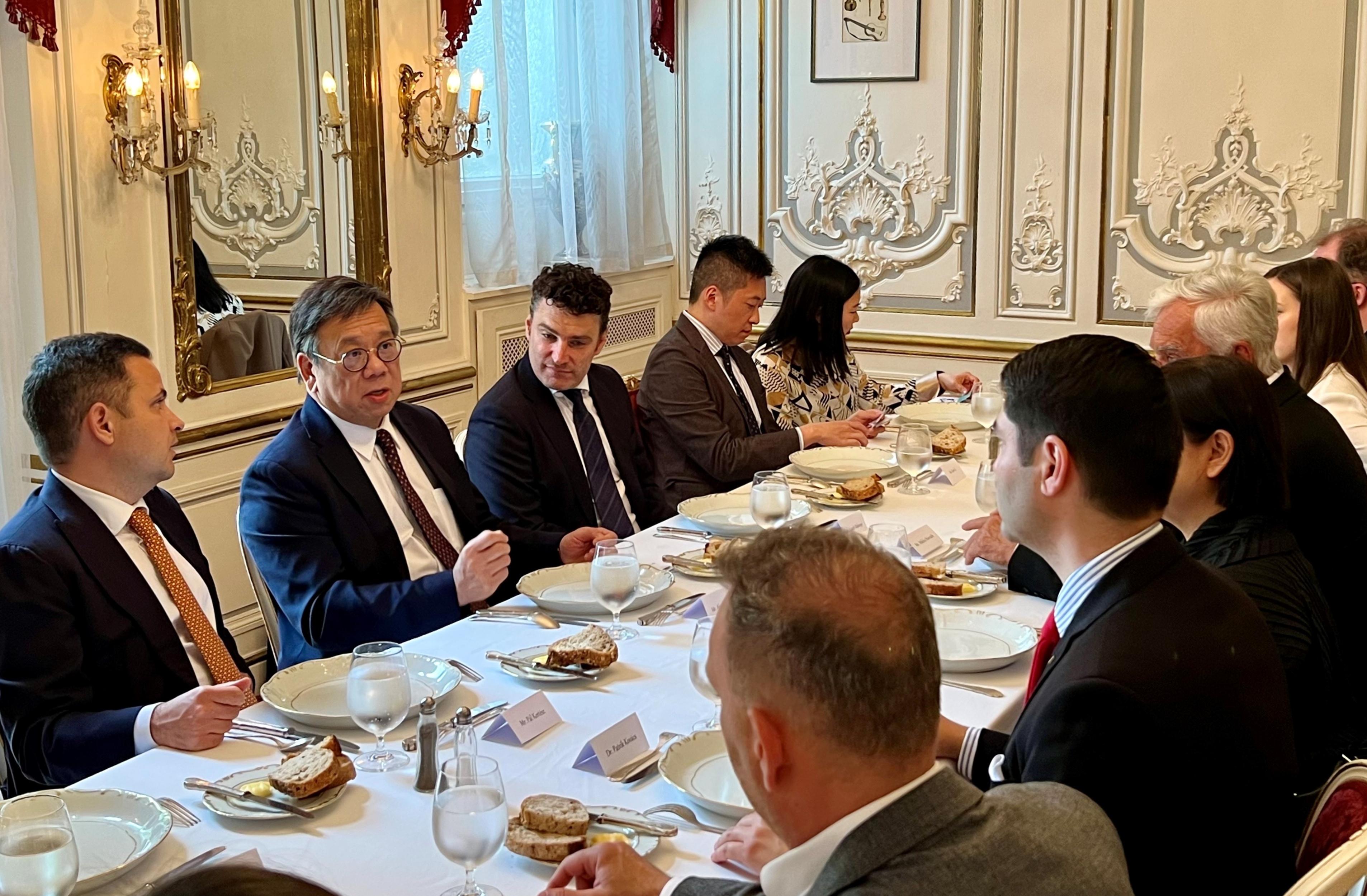 The Secretary for Commerce and Economic Development, Mr Algernon Yau (second left), attends a roundtable luncheon with members of the Hungary-Hong Kong Business Association in Budapest, Hungary, on June 8 (Budapest time) to promote Hong Kong's unique advantages and vast potential.