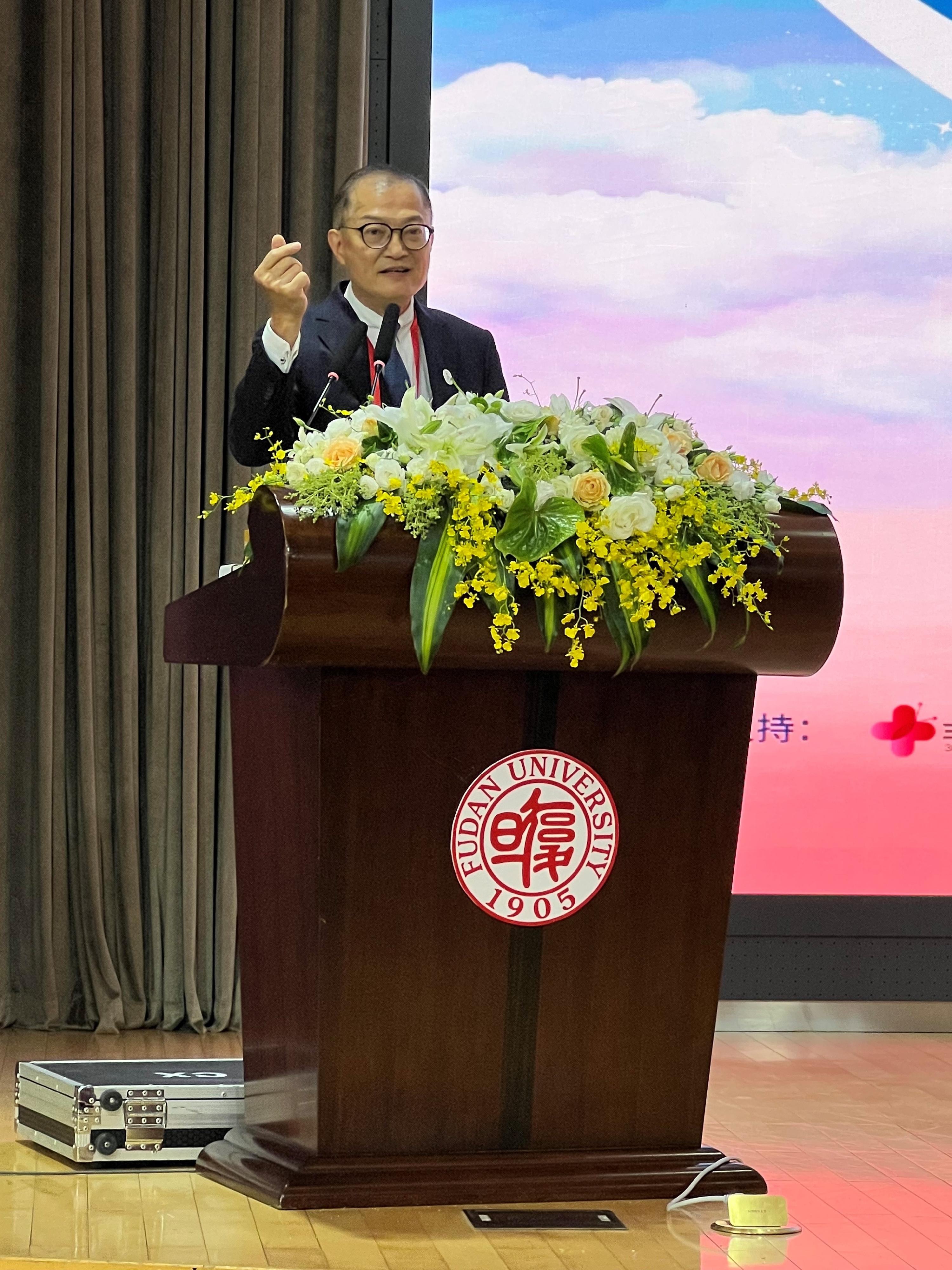 The Secretary for Health, Professor Lo Chung-mau, delivers a speech at the China Organ Donation Day event jointly organised by the China Organ Transplantation Development Foundation and the China Organ Donation Administrative Center in Shanghai today (June 11).