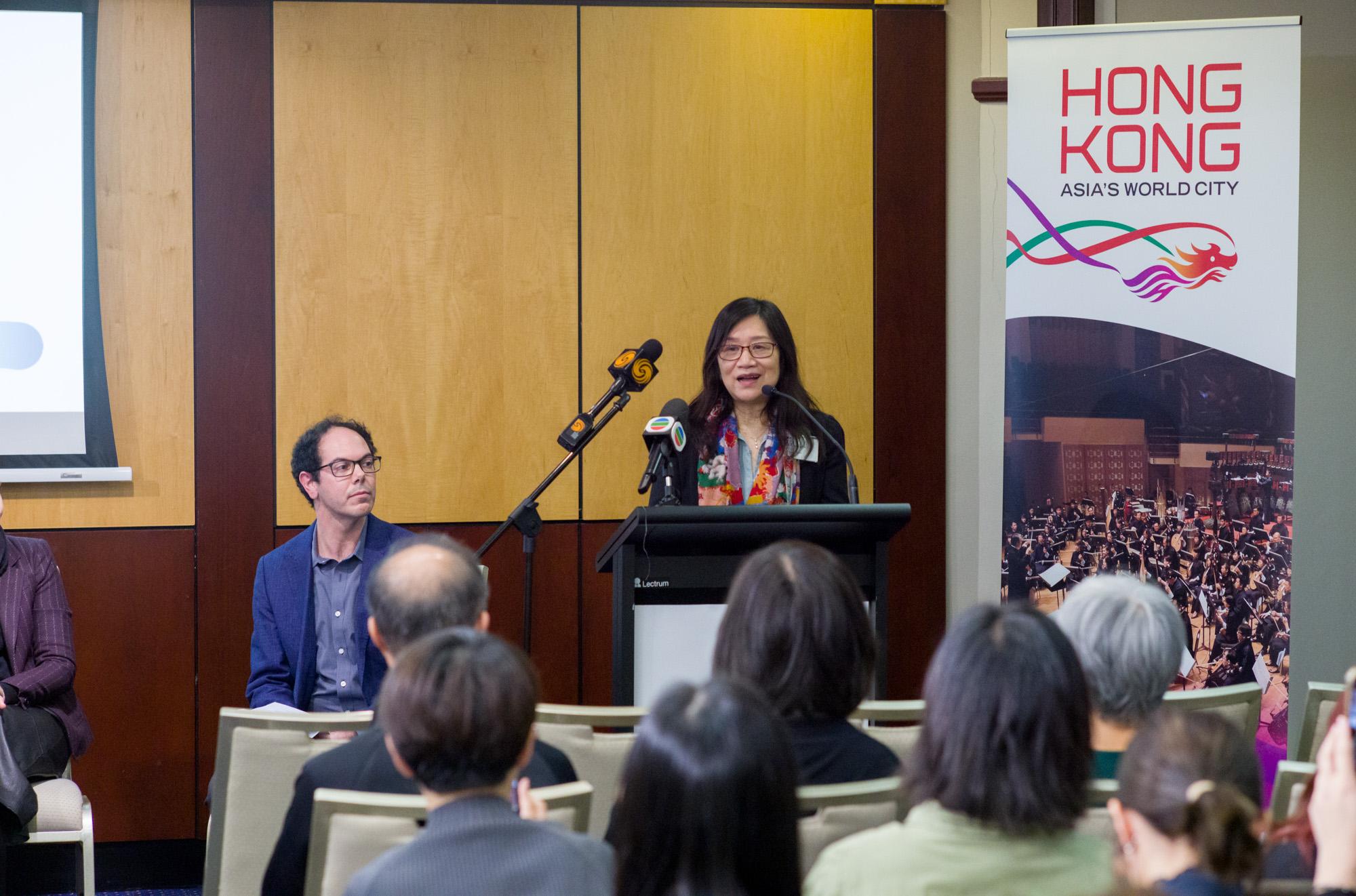 The Hong Kong Economic and Trade Office, Sydney hosted an "Arts Forum x Networking Reception" in Sydney, Australia, today (June 13) to foster cultural exchanges between Hong Kong and Australia. Photo shows the Chairman of the Hong Kong Arts Administrators Association, Mrs Vennie Ho, delivering a speech at the Arts Forum.