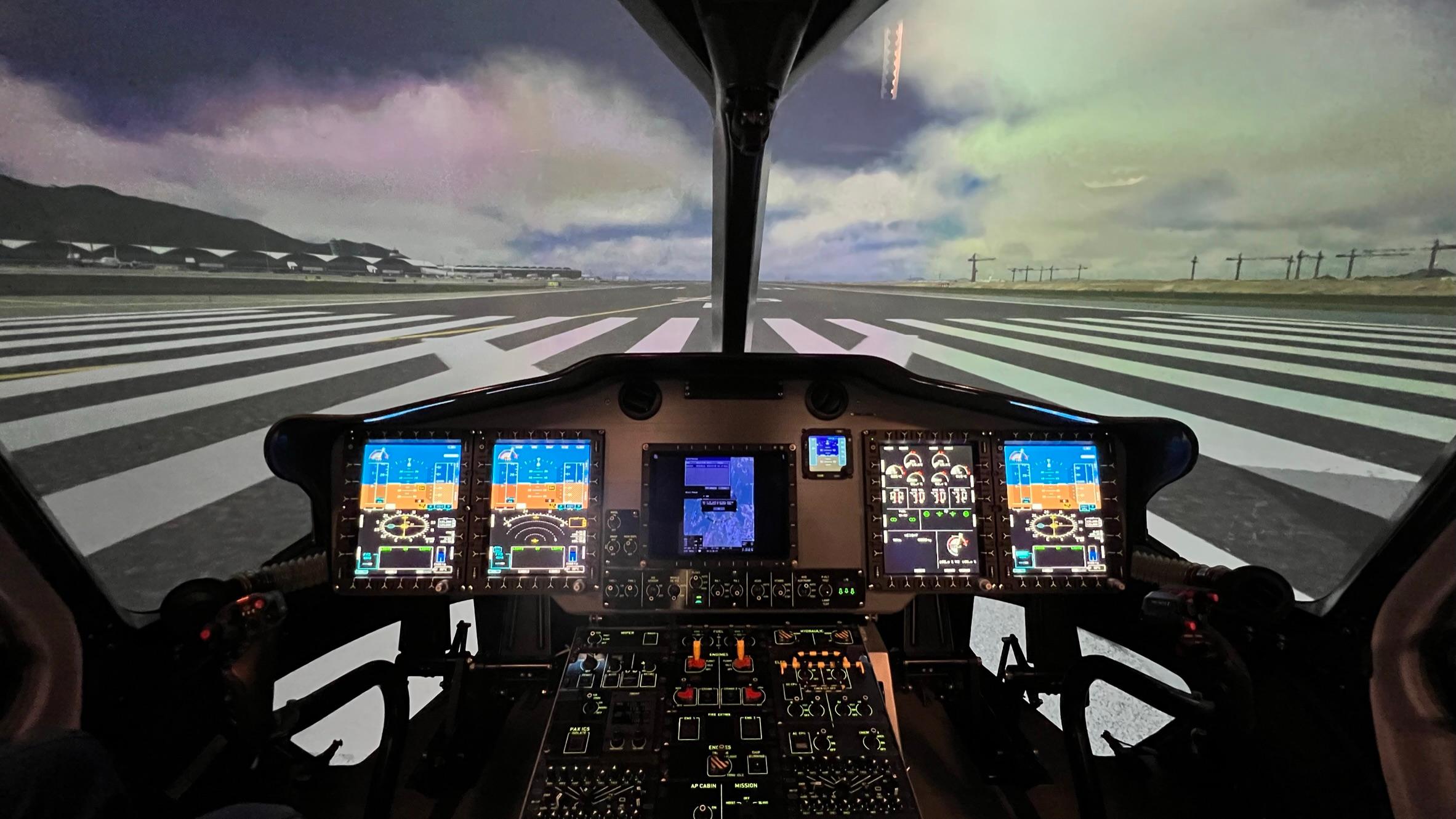 政府飛行服務隊今日（六月十六日）公布引進了一部先進的H175模擬飛行訓練器，為政府飛行服務隊的機師提供真實和身臨其境的飛行訓練，以提升機師應對嚴峻的搜索及救援任務的能力。H175模擬飛行訓練器能夠模擬各種飛行場景和環境，及具有高解像度的香港地理資訊和視像數據庫，使機師能夠在高像真度的環境下進行任務訓練。