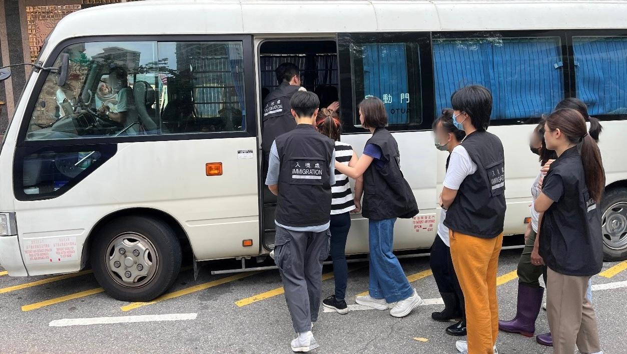 The Immigration Department mounted a series of territory-wide anti-illegal worker operations codenamed "Twilight", and joint operations with the Hong Kong Police Force codenamed "Champion" and "Windsand", for four consecutive days from June 12 to yesterday (June 15). Photo shows suspected illegal workers arrested during an operation.