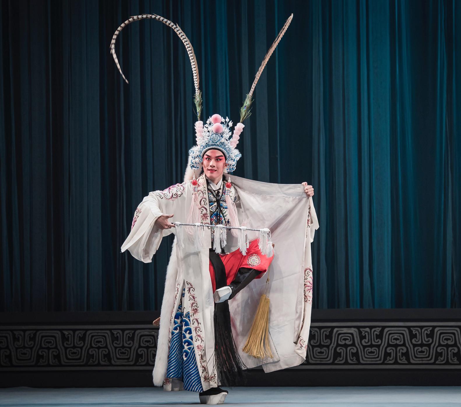 康樂及文化事務署邀得浙江婺劇藝術研究院重臨香江，七月下旬為今年的中國戲曲節帶來三場精彩演出。圖為折子戲《八大錘》劇照。