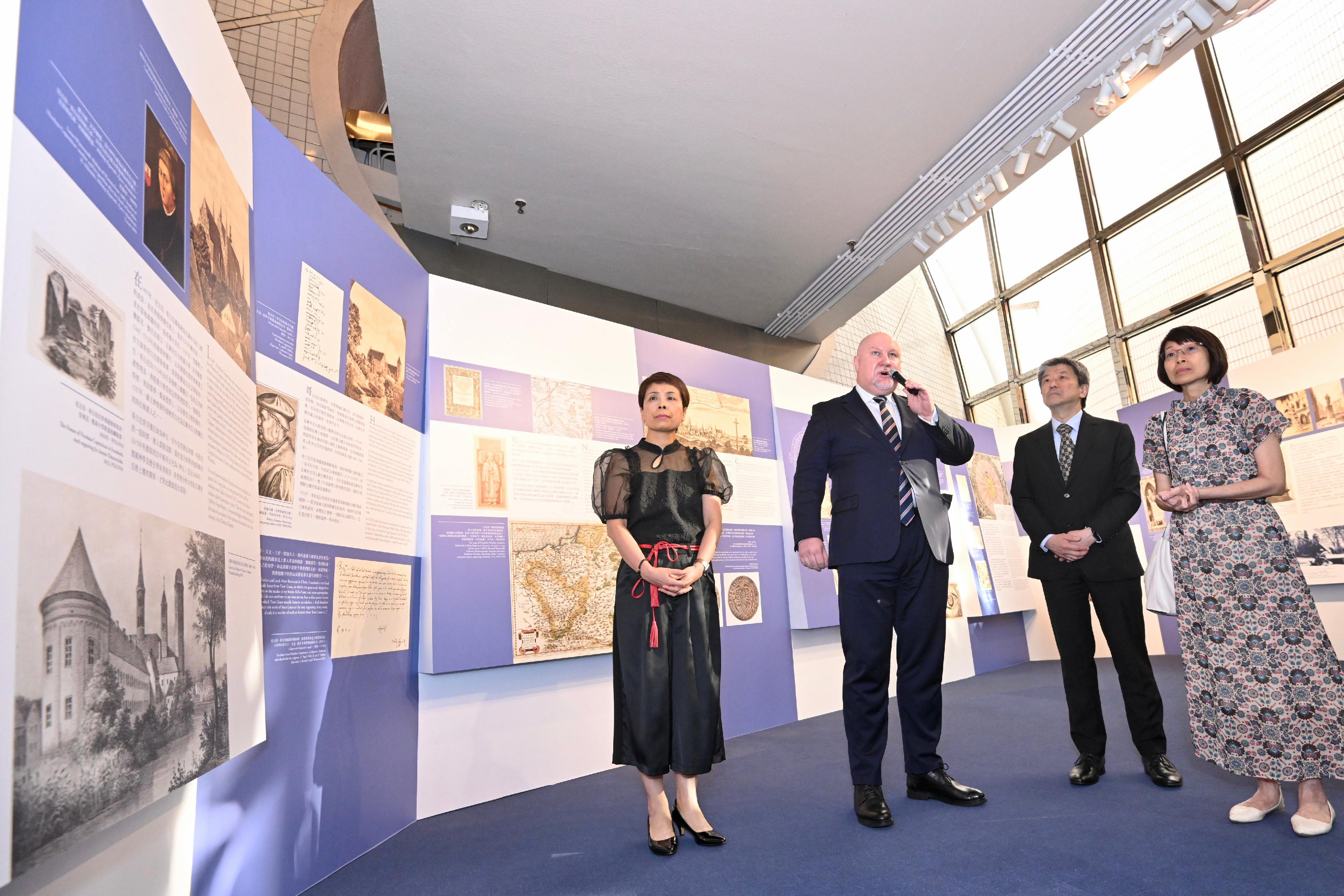 The opening ceremony for the special exhibition "Nicolaus Copernicus: Life and Work" was held today (June 20) at the Hong Kong Space Museum. Photo shows (from left) the Acting Director of Leisure and Cultural Services, Miss Eve Tam; the Consul General of the Republic of Poland in Hong Kong, Dr Aleksander Dańda; the Museum Director of the Hong Kong Science Museum, Mr Lawrence Lee; and the Assistant Director of Leisure and Cultural Services (Heritage and Museums), Ms Esa Leung, touring the exhibition as officiating guests.