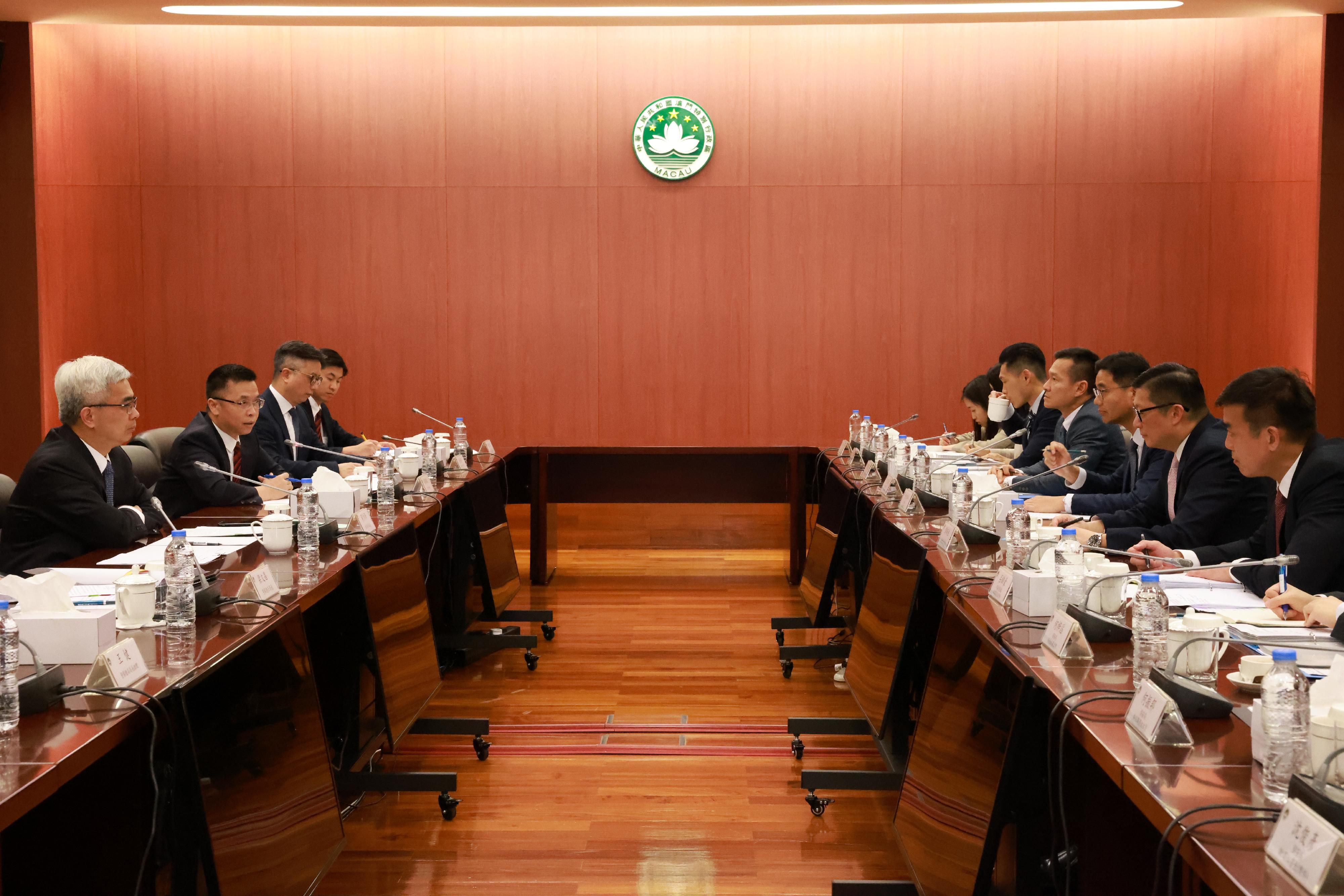 The Secretary for Security, Mr Tang Ping-keung, arrived in Macao this morning (June 20) to start his two-day visit to the Guangdong-Hong Kong-Macao Greater Bay Area and call on public security units there. Photo shows Mr Tang (second right) calling on the Secretariat for Security of Macao.