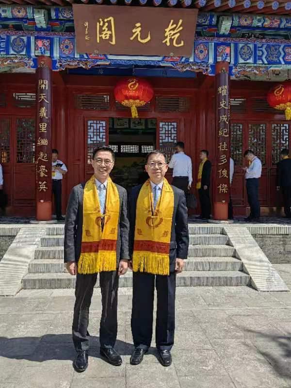 The Secretary for Culture, Sports and Tourism, Mr Kevin Yeung (left), today (June 22) attended the Public Fuxi Commemoration Ceremony 2023 in Tianshui City in Gansu Province on behalf of the Hong Kong Special Administrative Region Government. He met with member of the party group of the Hong Kong and Macao Affairs Office of the State Council Mr Xiang Bin (right) to share views and take a photo.