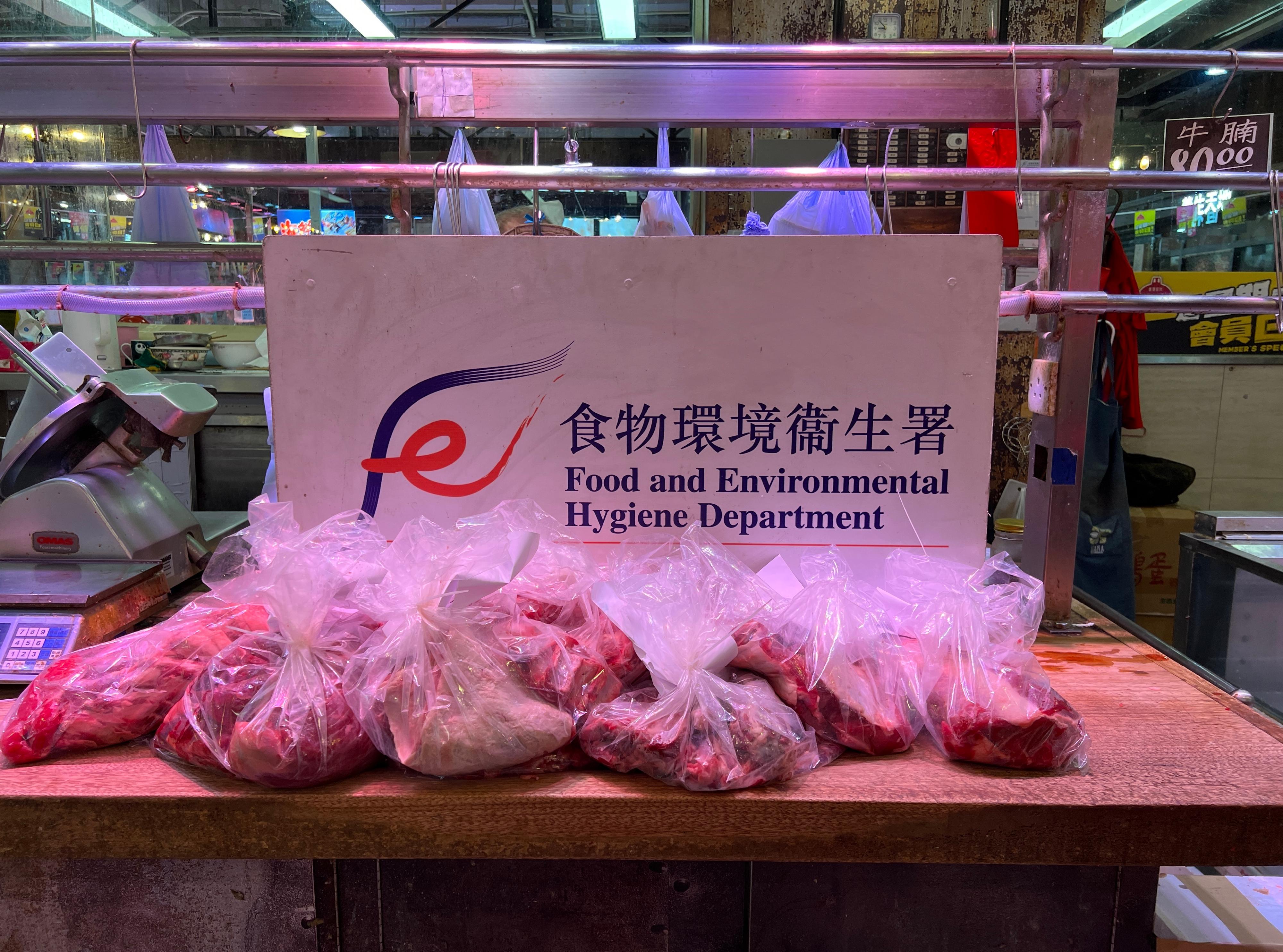 The Food and Environmental Hygiene Department (FEHD) raided a licensed fresh provision shop in Sha Tin District suspected of selling frozen meat as fresh meat today (June 27). Photo shows some of the meat seized by FEHD officers during the operation.