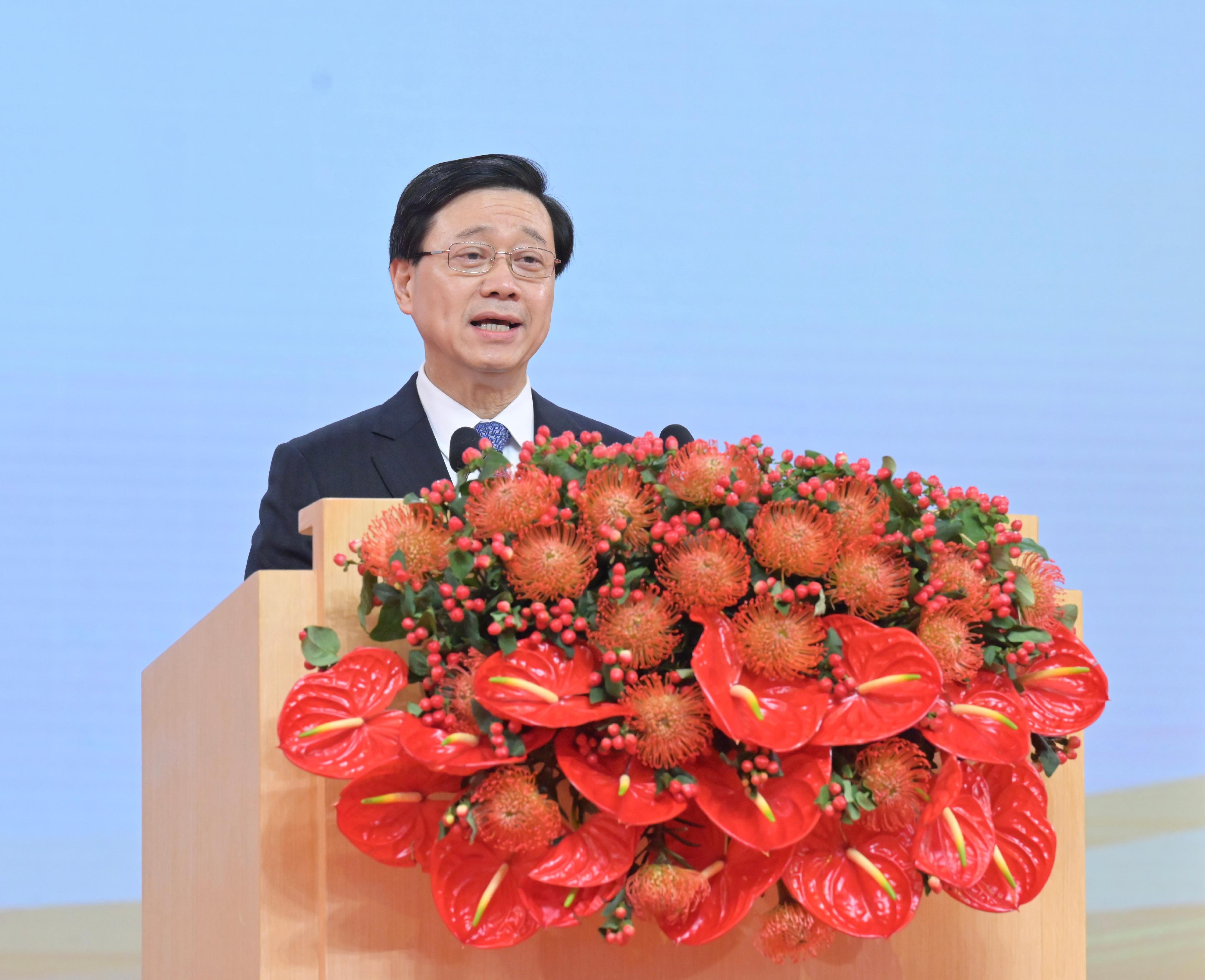 The Chief Executive, Mr John Lee, together with Principal Officials and guests, attended the reception for the 26th anniversary of the establishment of the Hong Kong Special Administrative Region at the Hong Kong Convention and Exhibition Centre this morning (July 1). Photo shows Mr Lee addressing the reception.