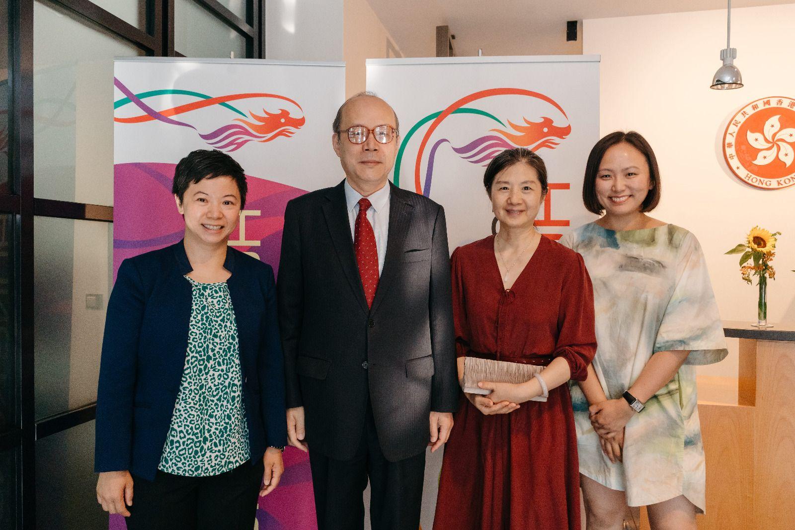 The Acting Permanent Representative of the Hong Kong Special Administrative Region of China to the World Trade Organization, Ms Drew Lai (left), and Deputy Representative, Ms Helen Kwan (right), photographed at the reception with the Ambassador Extraordinary and Plenipotentiary of the People's Republic of China to the United Nations Office at Geneva and Other International Organizations in Switzerland, Mr Chen Xu.